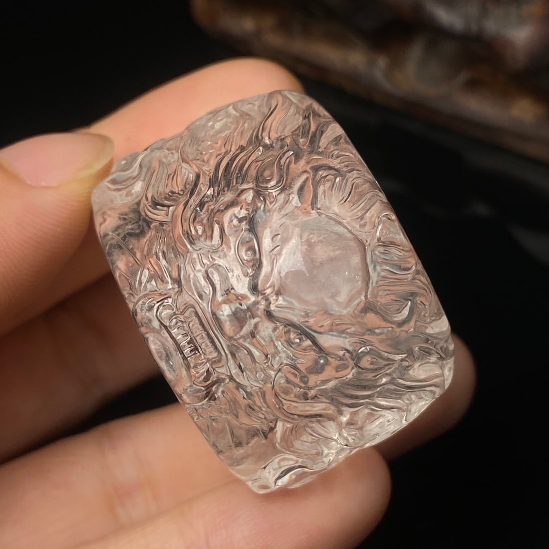 An Exquisite Crystal Dragon-head Pattern Fingerstall - 9
