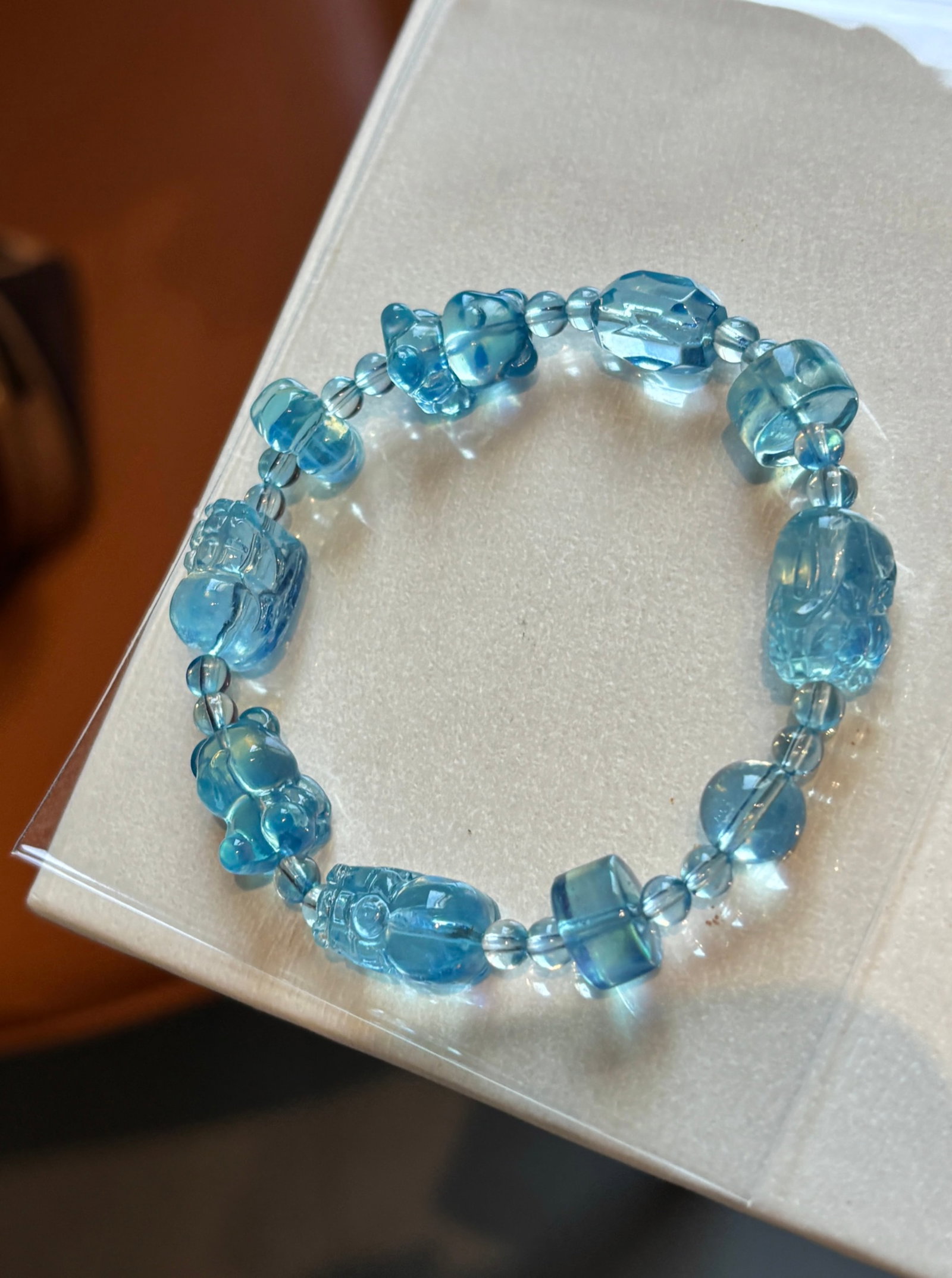 An Exquisite Aquamarine Bracelets: An Exquisite Aquamarine Bracelets,Size:9.5mm,Weight:18.2g 海蓝宝手串