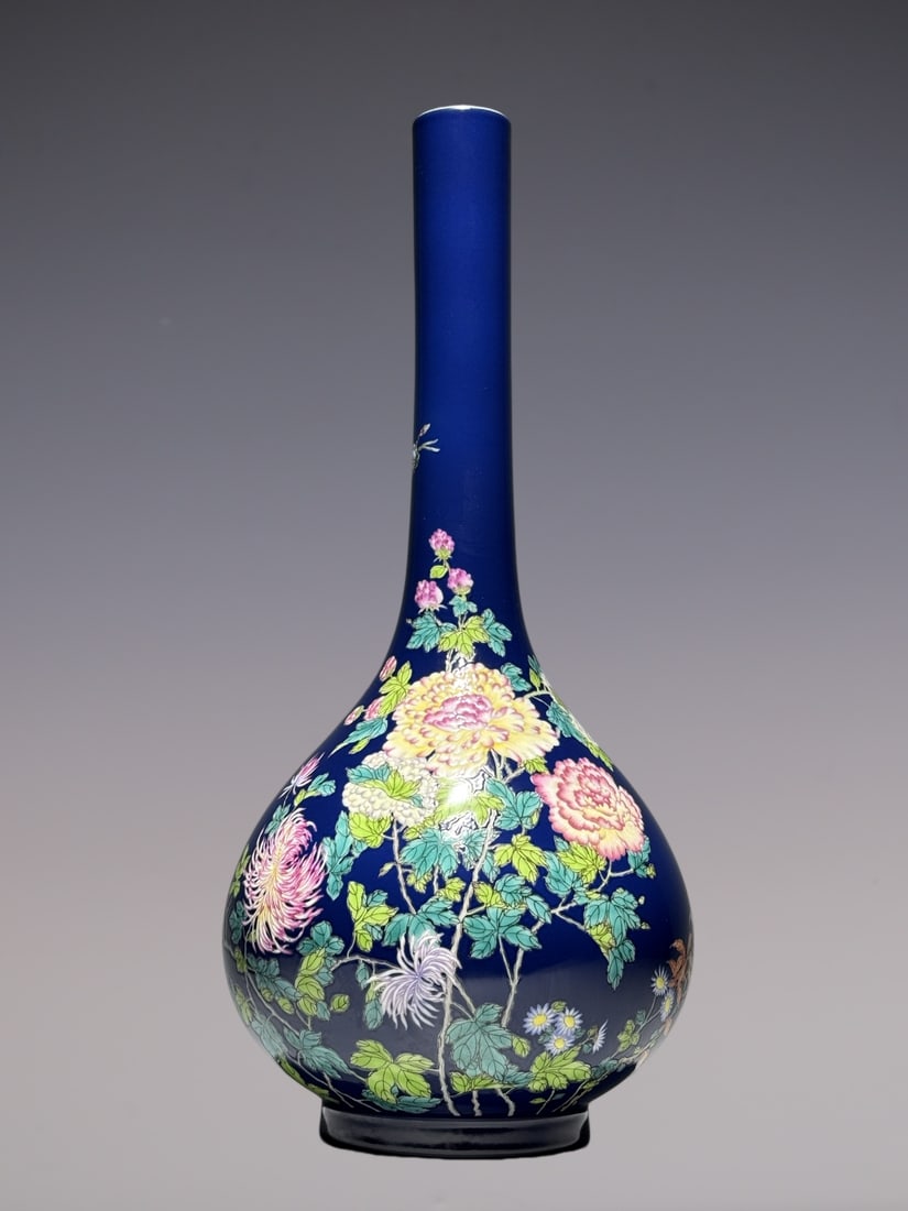 An Exquisite Enamel Flower and Butterfly Pattern Vase (1 of 9)