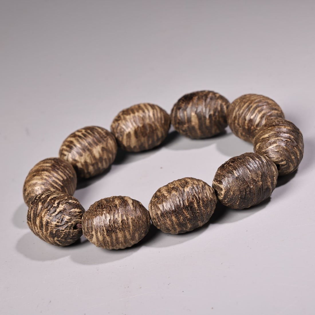An Exquisite Eaglewood Bracelets - 4