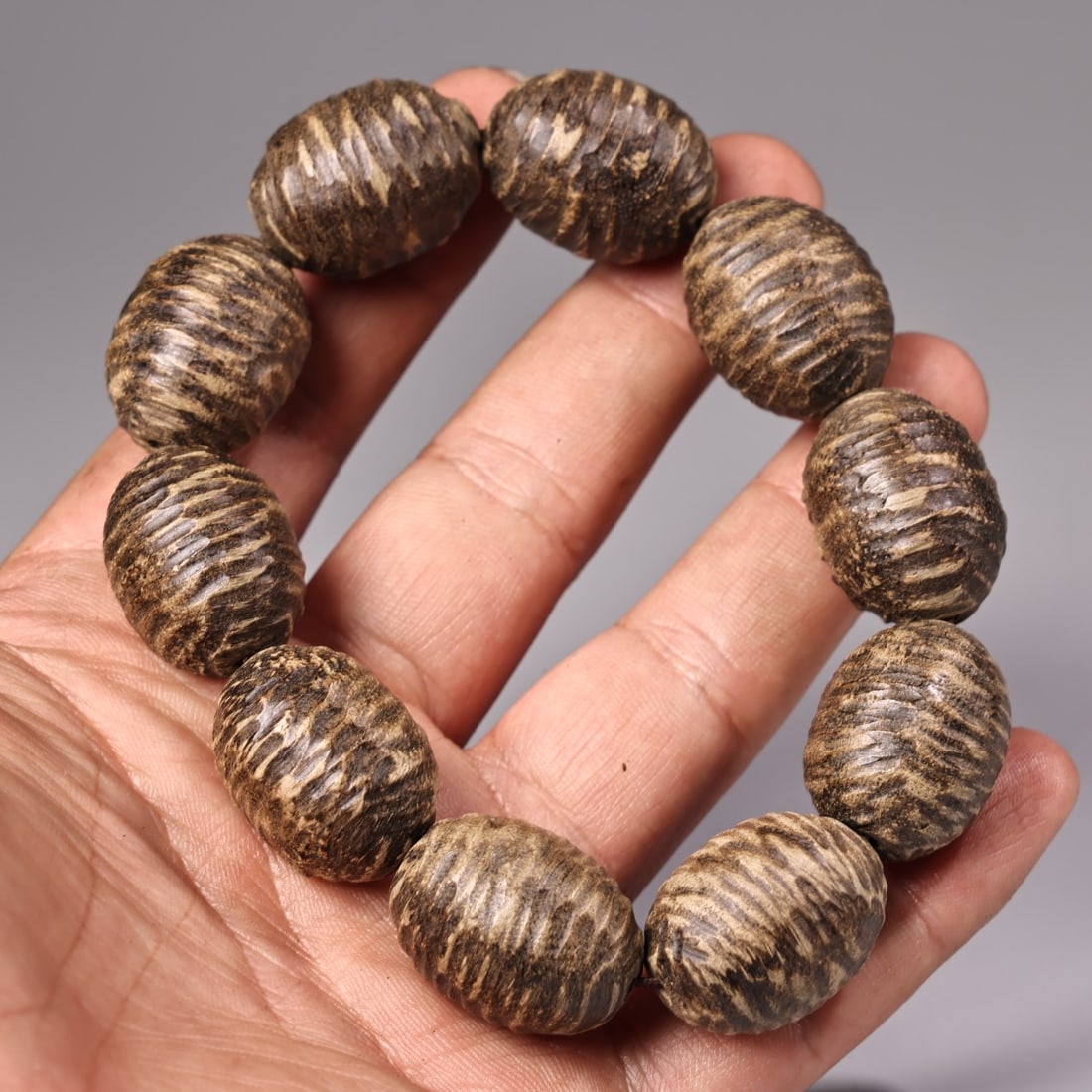 An Exquisite Eaglewood Bracelets - 5