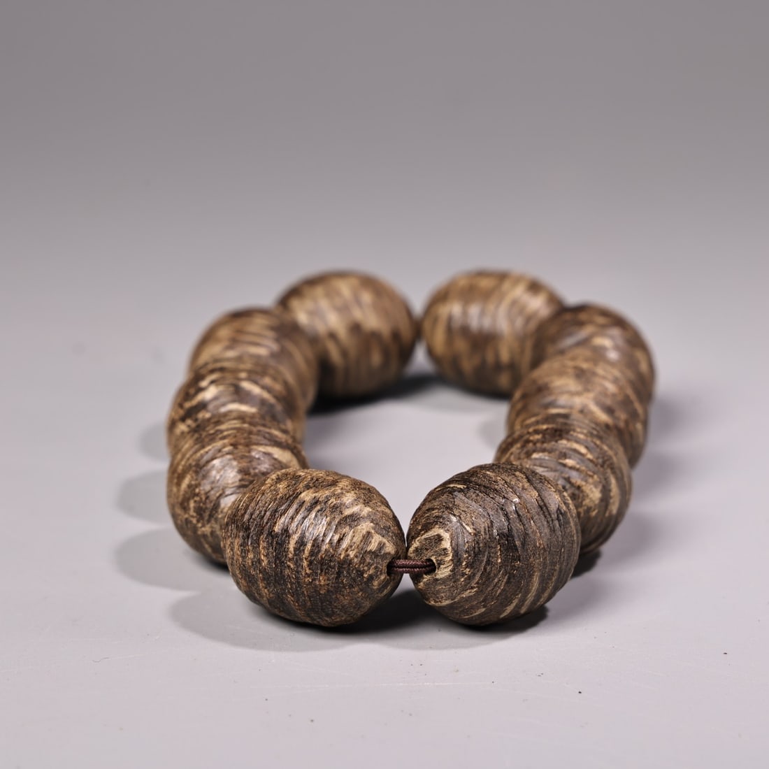 An Exquisite Eaglewood Bracelets - 7