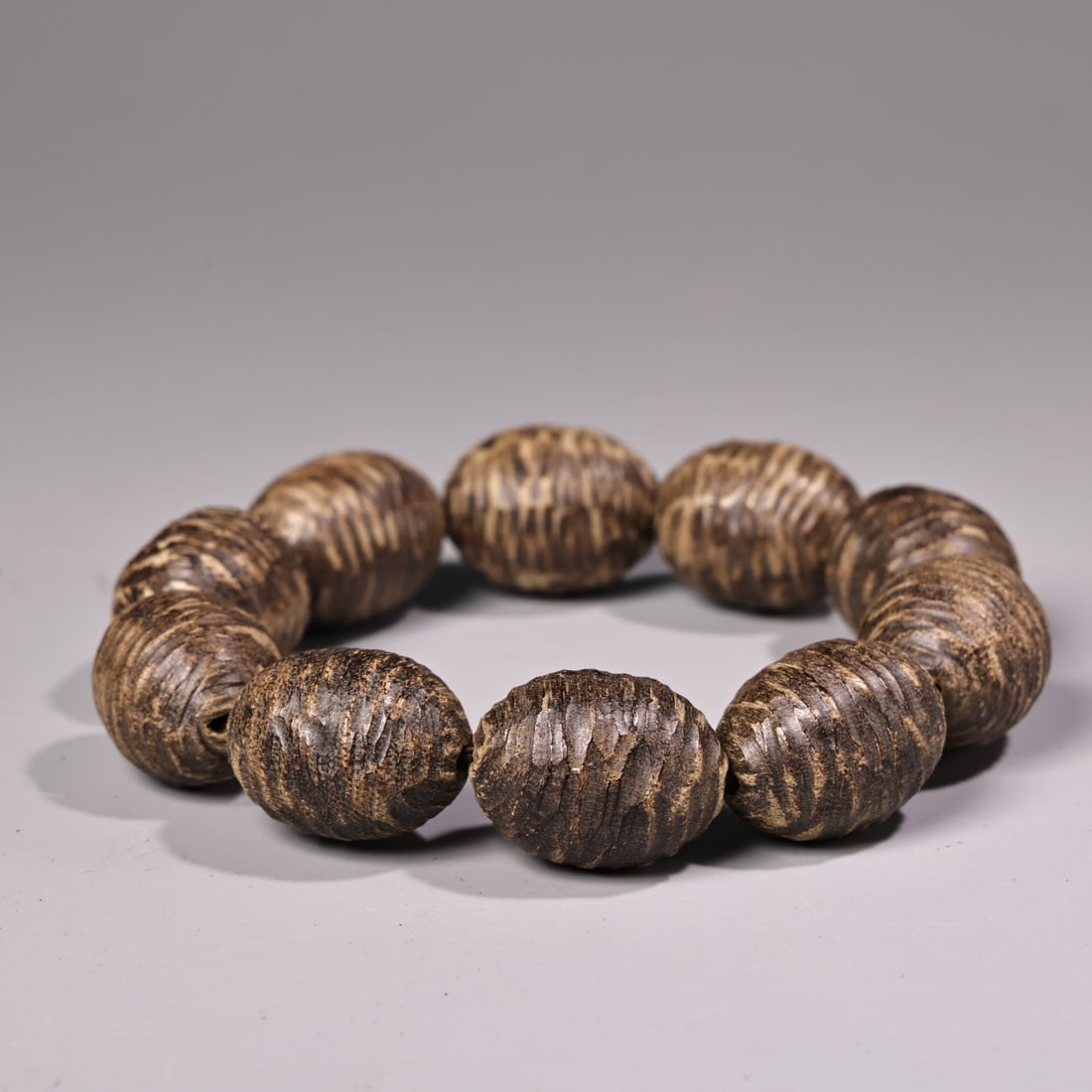 An Exquisite Eaglewood Bracelets - 8