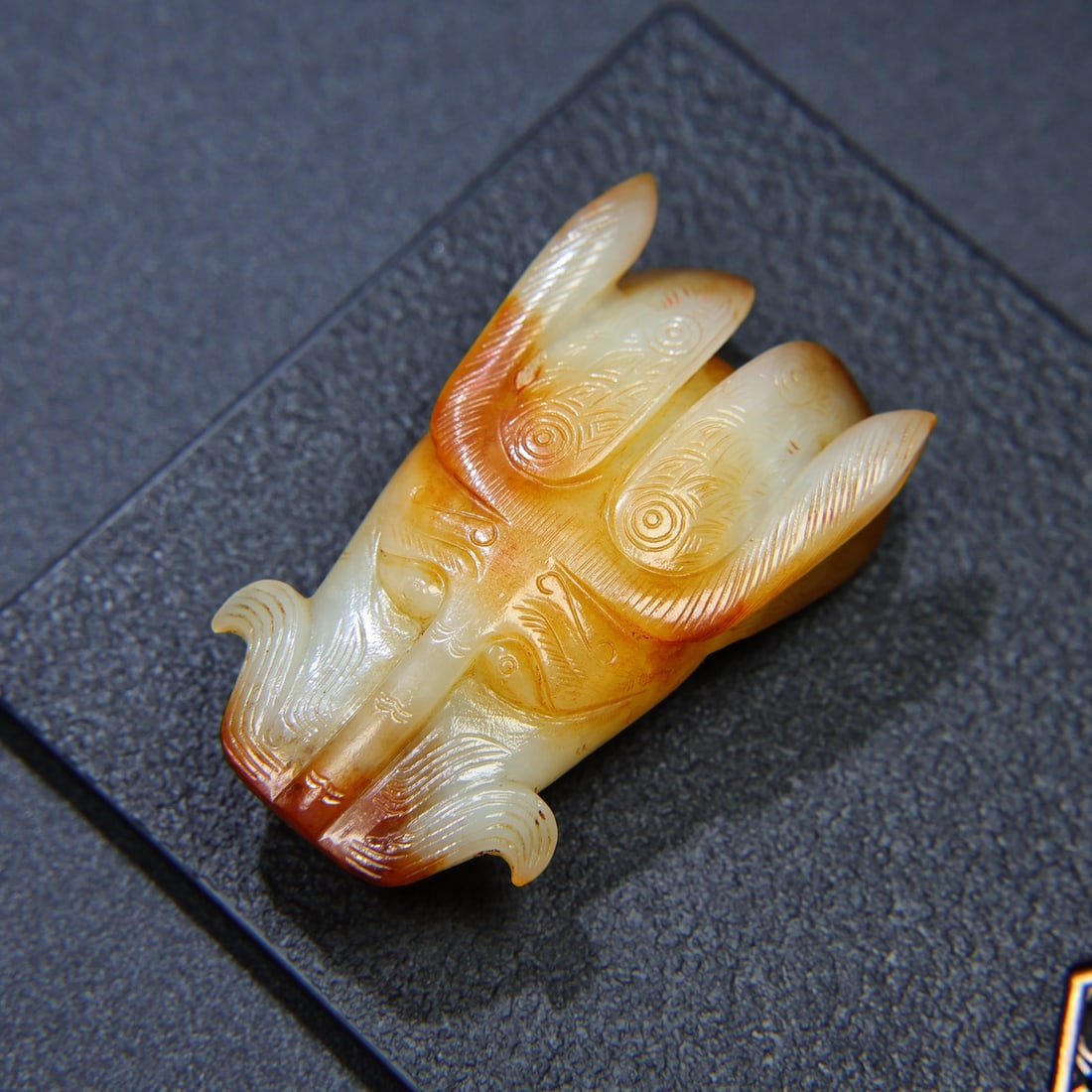 An Exquisite White Jade Beast-Face Pattern Hand Piece - 8