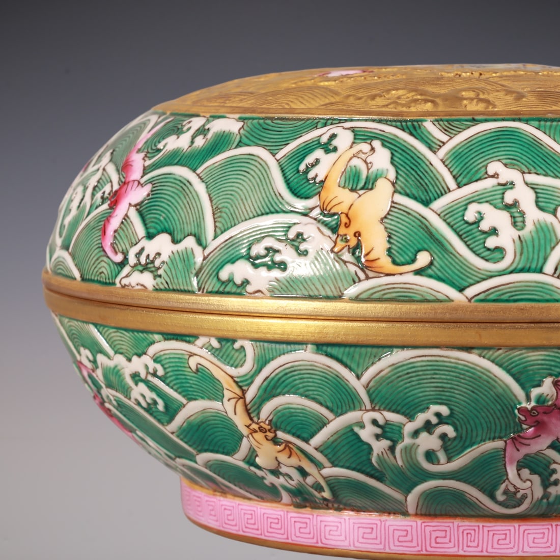 An Exquisite Enamel Seawater Pattern Bats Pattern Box - 2