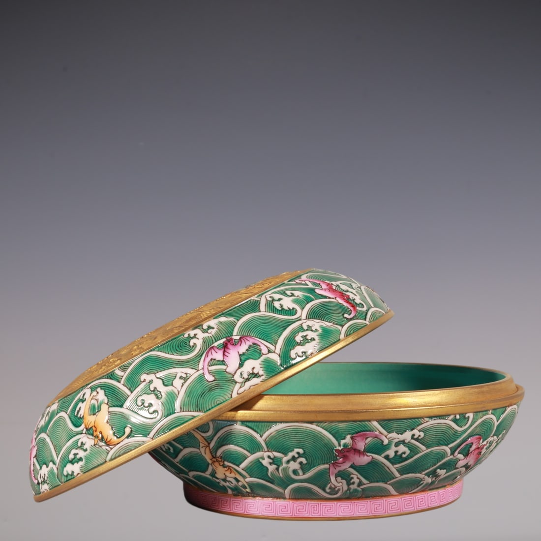 An Exquisite Enamel Seawater Pattern Bats Pattern Box - 4