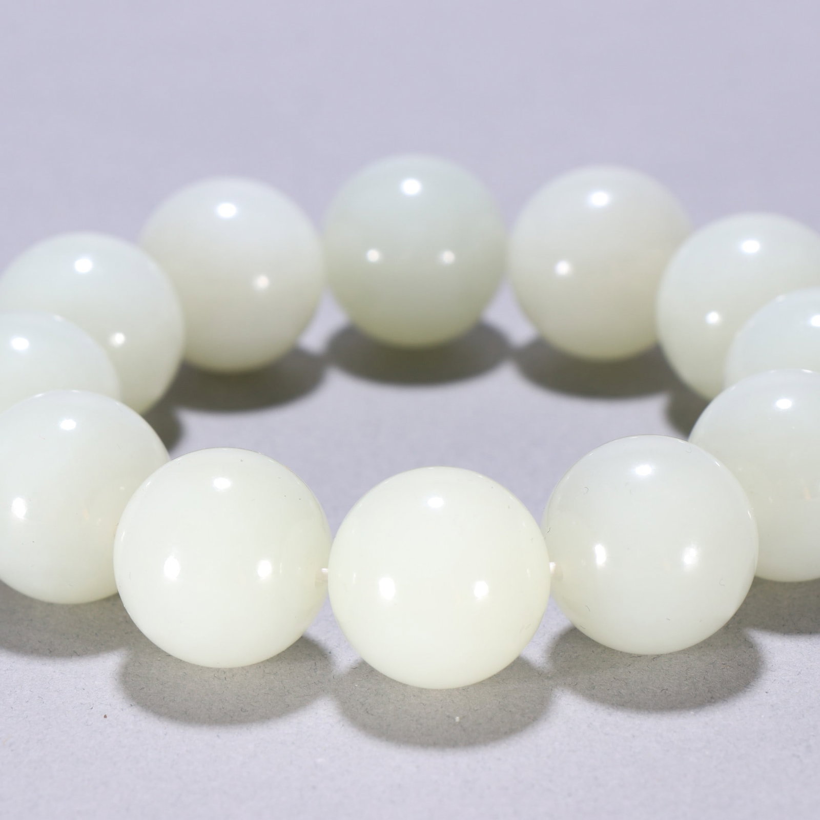 An Exquisite White Jade Bracelets - 2