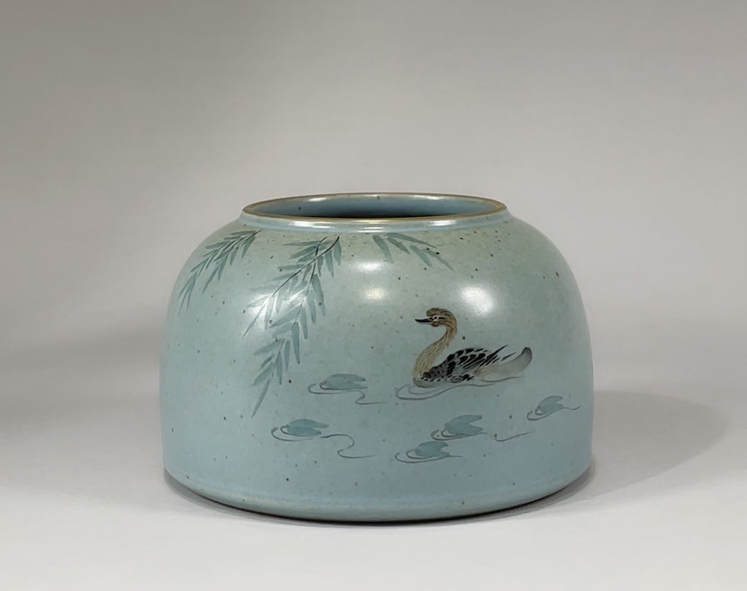 An Exquisite Famille-Rose Flower and Bird Pattern Water Pot: An Exquisite Famille-Rose Flower and Bird Pattern Water Pot Qing Dynasty, China Qianlong Four-character Mark Size:2.2inx3.1in粉彩水盂 中国清代