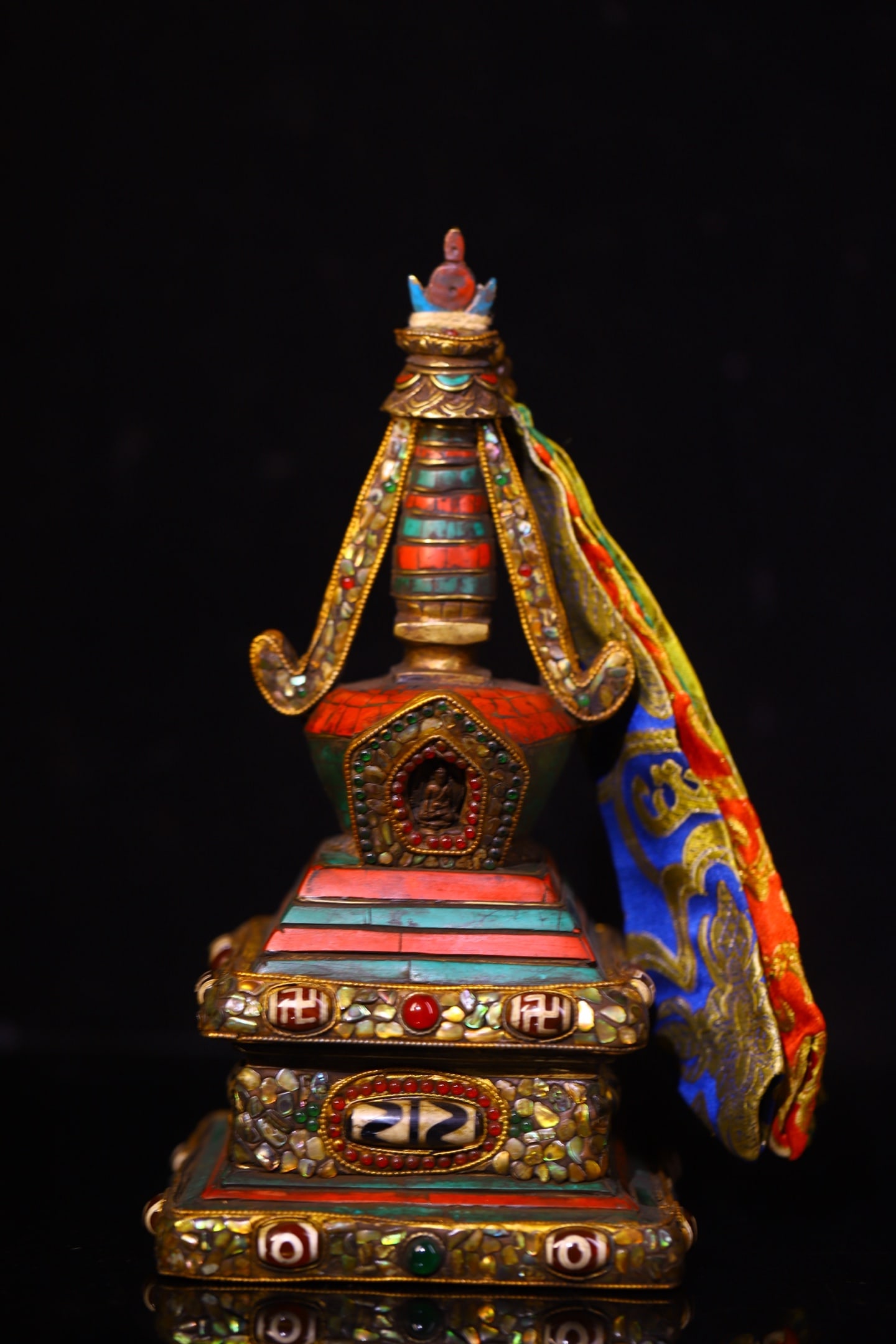 An Exquisite Bronze Inlaid Gems Pagoda: An Exquisite Bronze Inlaid Gems Pagoda Qing Dynasty, China Size:9.1inx4.3in Weight:1650g铜嵌宝石佛塔 中国清代 Size:23cmx11cm Weight:1650g