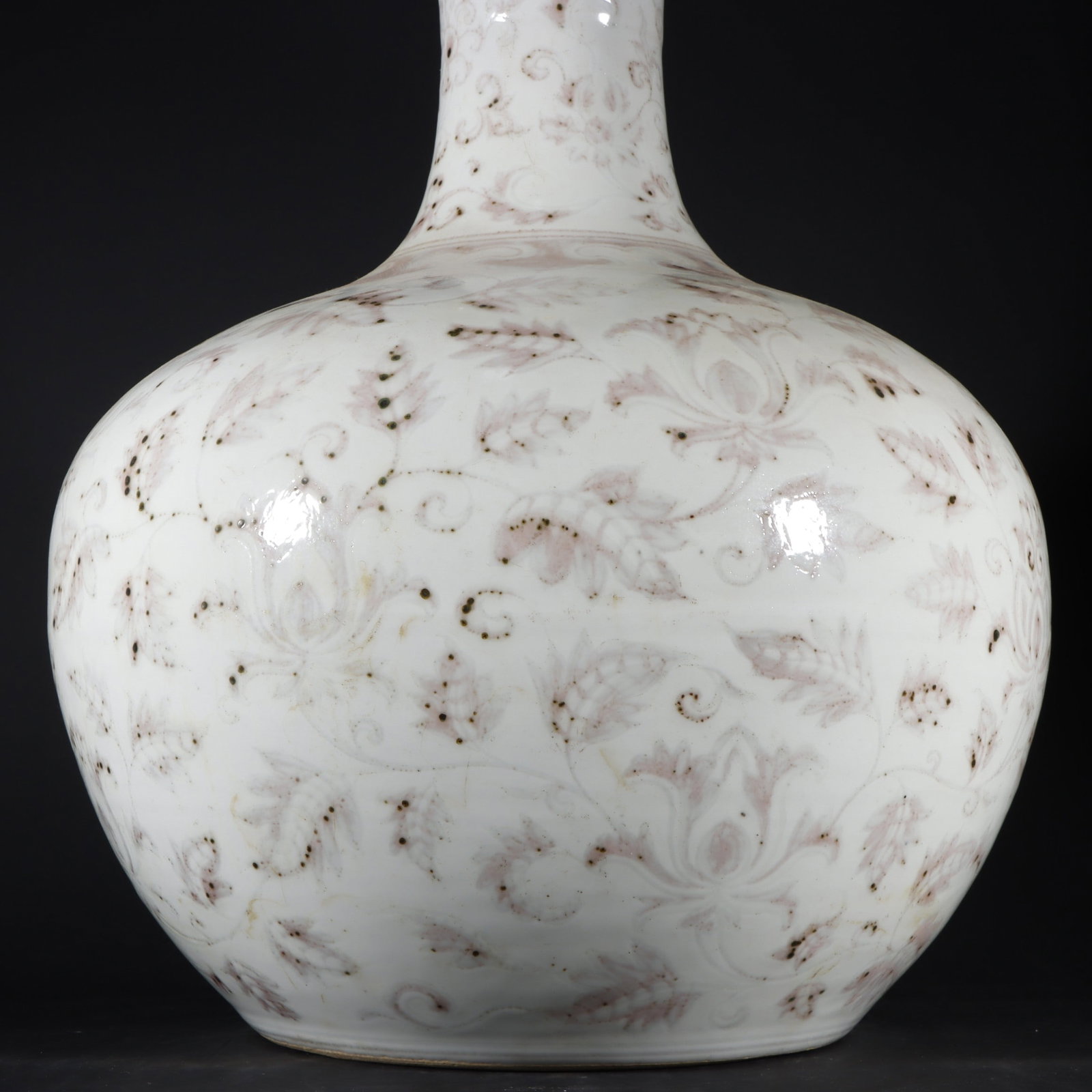 An Exquisite Underglaze-Red Lotus Pattern Vase - 3