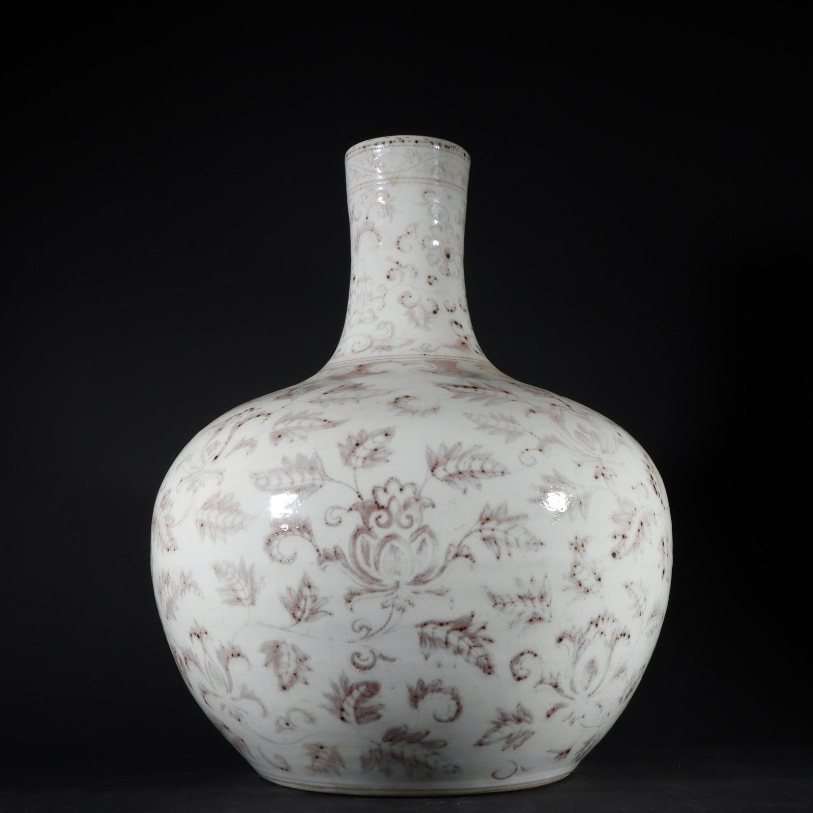 An Exquisite Underglaze-Red Lotus Pattern Vase - 5