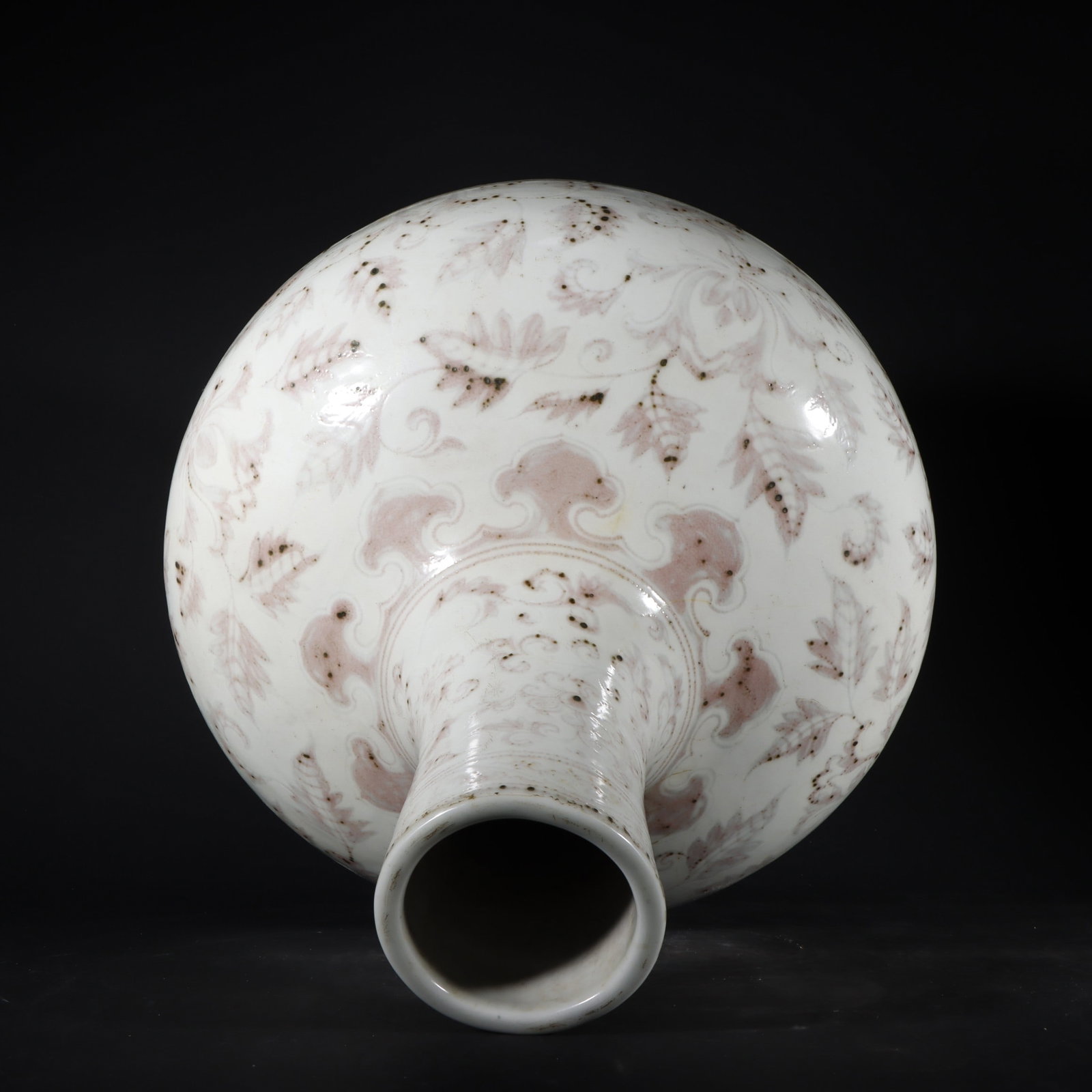 An Exquisite Underglaze-Red Lotus Pattern Vase - 8