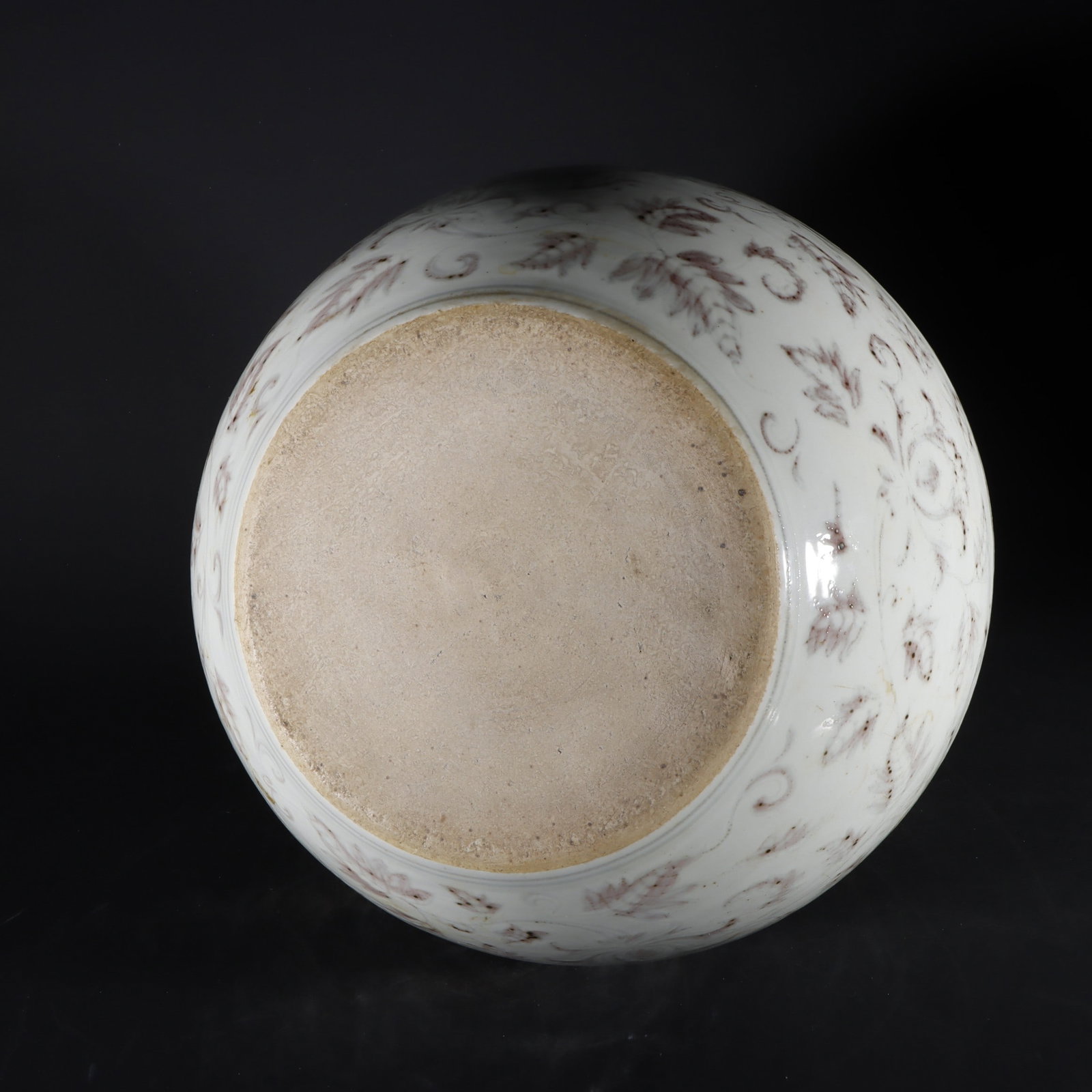 An Exquisite Underglaze-Red Lotus Pattern Vase - 9