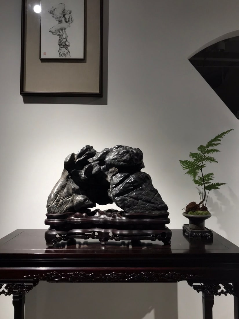 An Exquisite Lingbi Stone Ornament: An Exquisite Lingbi Stone Ornament Qing Dynasty, China Size:22.8inx18.1inx8.7in灵璧石摆件 中国清代 Size:58cmx46cmx22cm