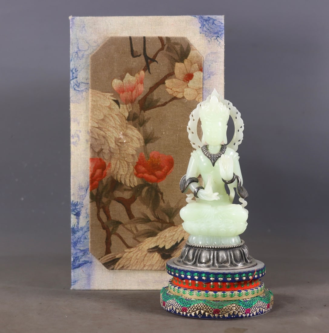 An Exquisite White Jade Covered silver Buddha Statue: An Exquisite White Jade Covered silver Buddha Statue Qing Dynasty, China Size: 6.5inx3in Weight:380g白玉包银底座佛像一尊 中国