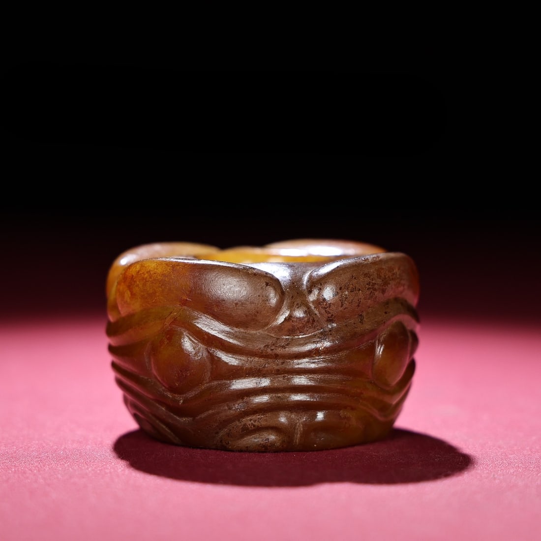 An Exquisite White Jade Ornament: An Exquisite White Jade Ornament Han Dynasty, China Size:1.7inx2.2inx2.2in Weight:248g白玉摆件 中国汉代 Size:4.2cmx5.7cmx5.5cm Weight:248g