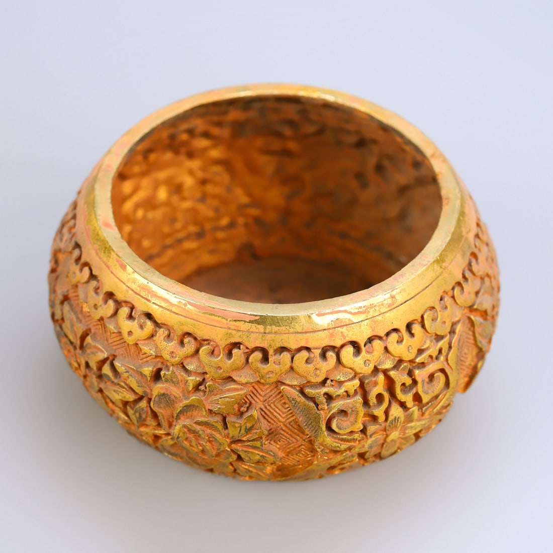 An Exquisite Gilt Bronze Flower Pattern Box - 4