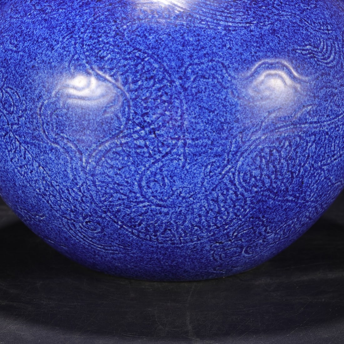 An Exquisite Blue Glazed Dragon Pattern Vase - 4