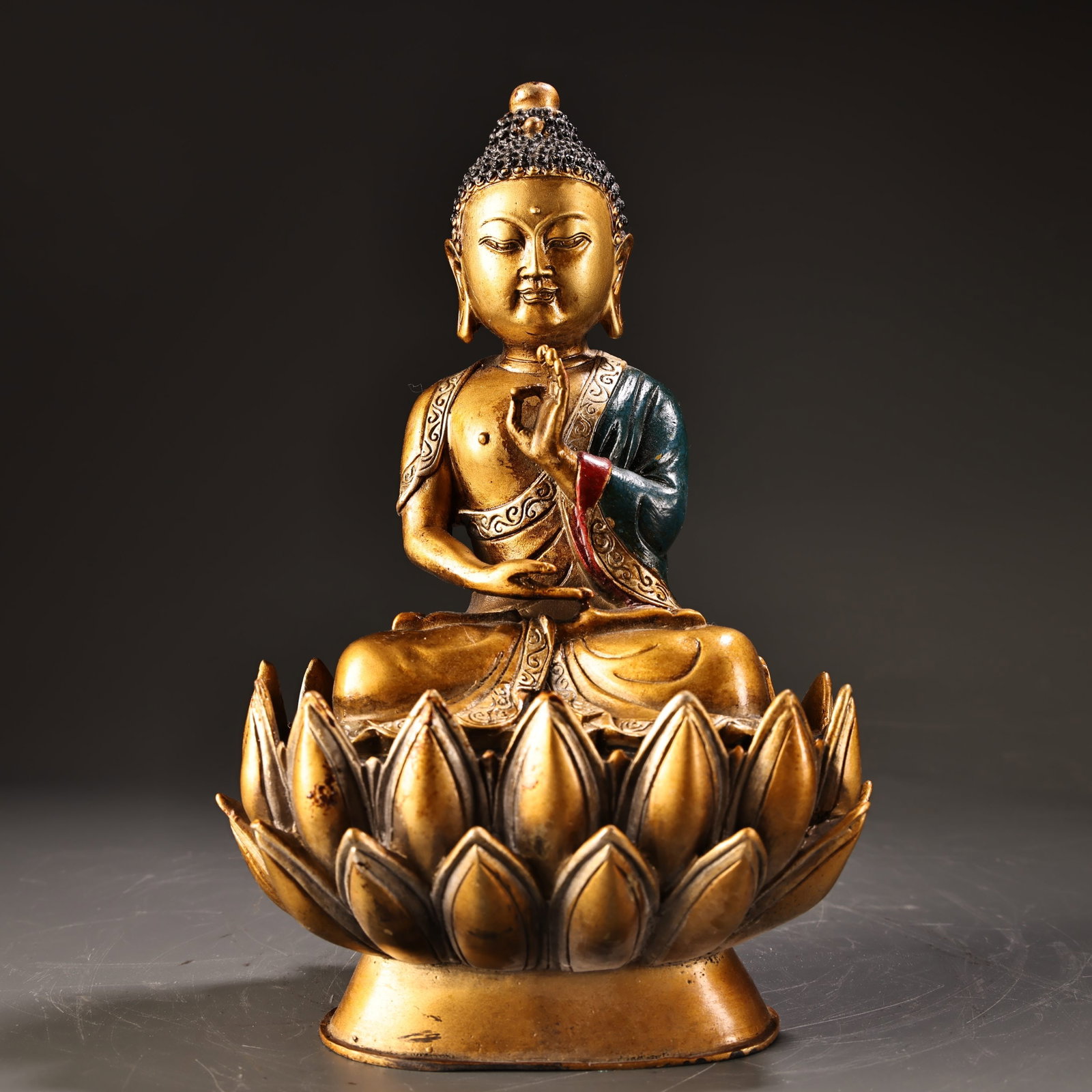 An Exquisite Gilt Bronze Painted Color Statue of Sakyamuni (1 of 10)
