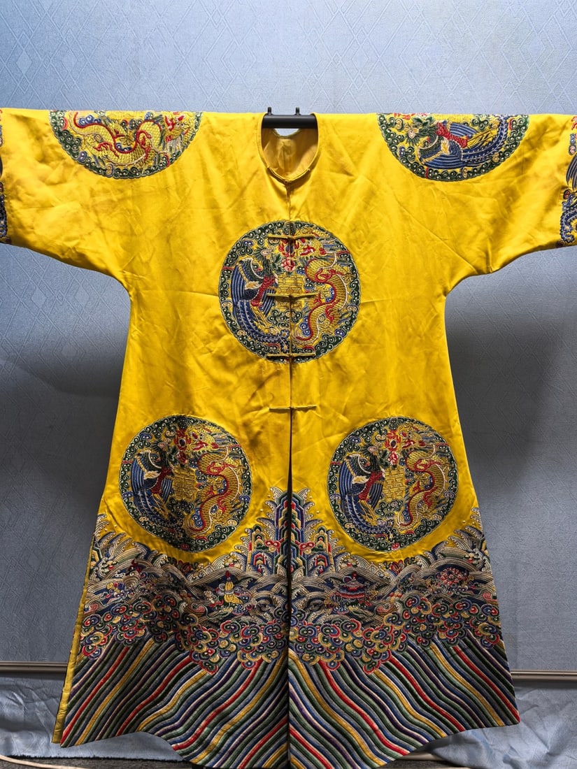 An Exquisite Kesi Imperial Robe - 2