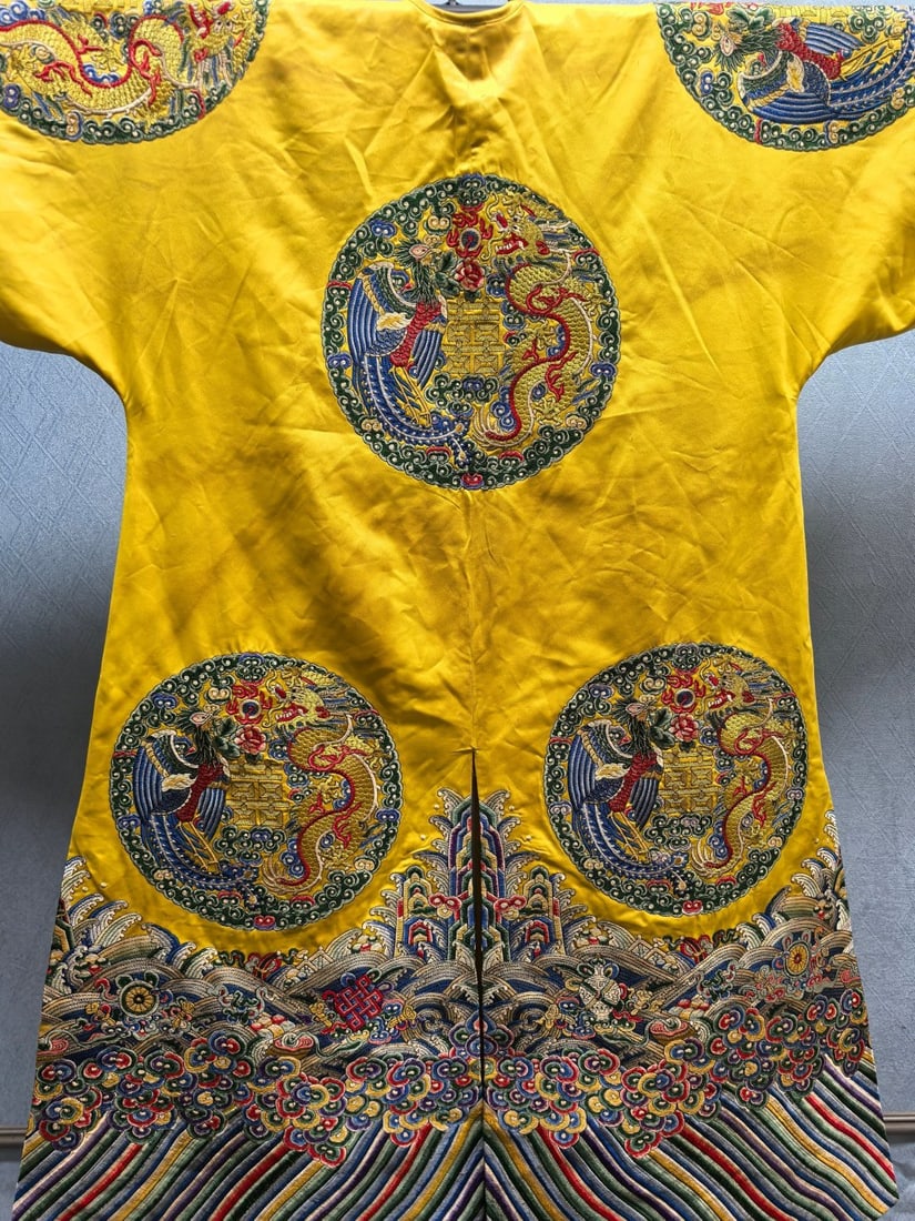 An Exquisite Kesi Imperial Robe - 6