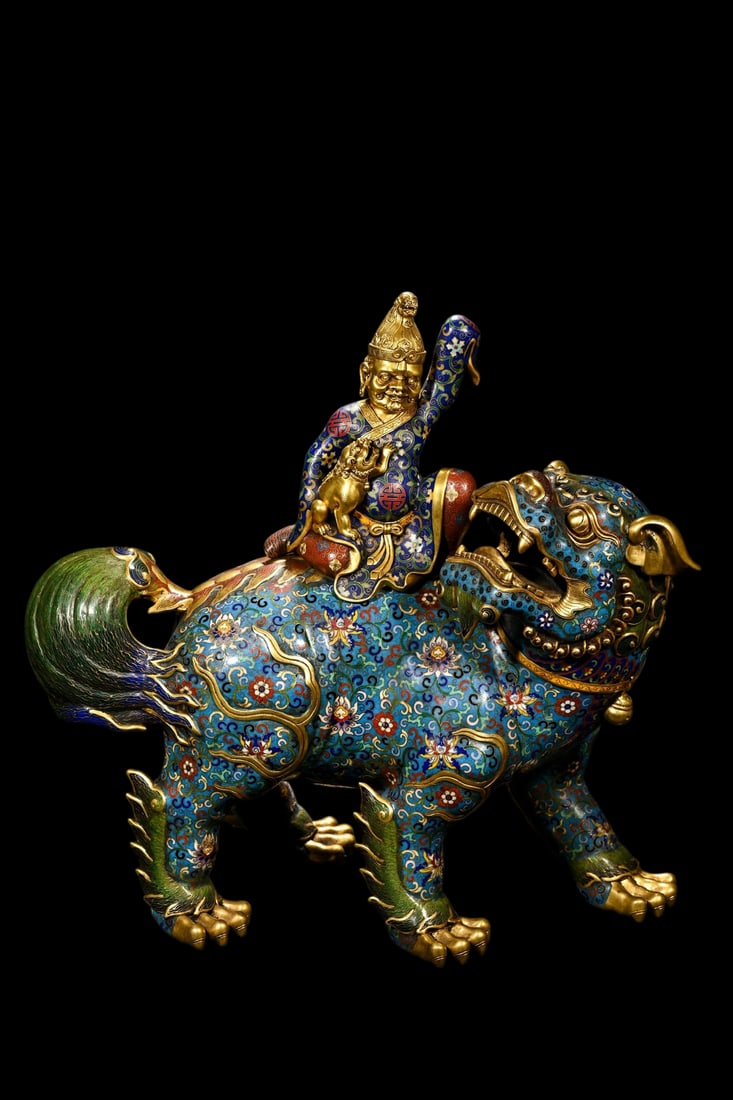 An Exquisite Cloisonne Lotus Pattern Auspicious Beast Ornament: An Exquisite Cloisonne Lotus Pattern Auspicious Beast Ornament Qing Dynasty, China Qianlong Four-character Mark Size:19.7inx20.5inx9.8in