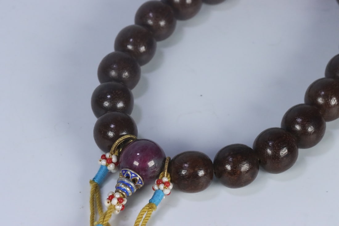 An Exquisite Ruby Inlaid Eaglewood Bracelets - 6