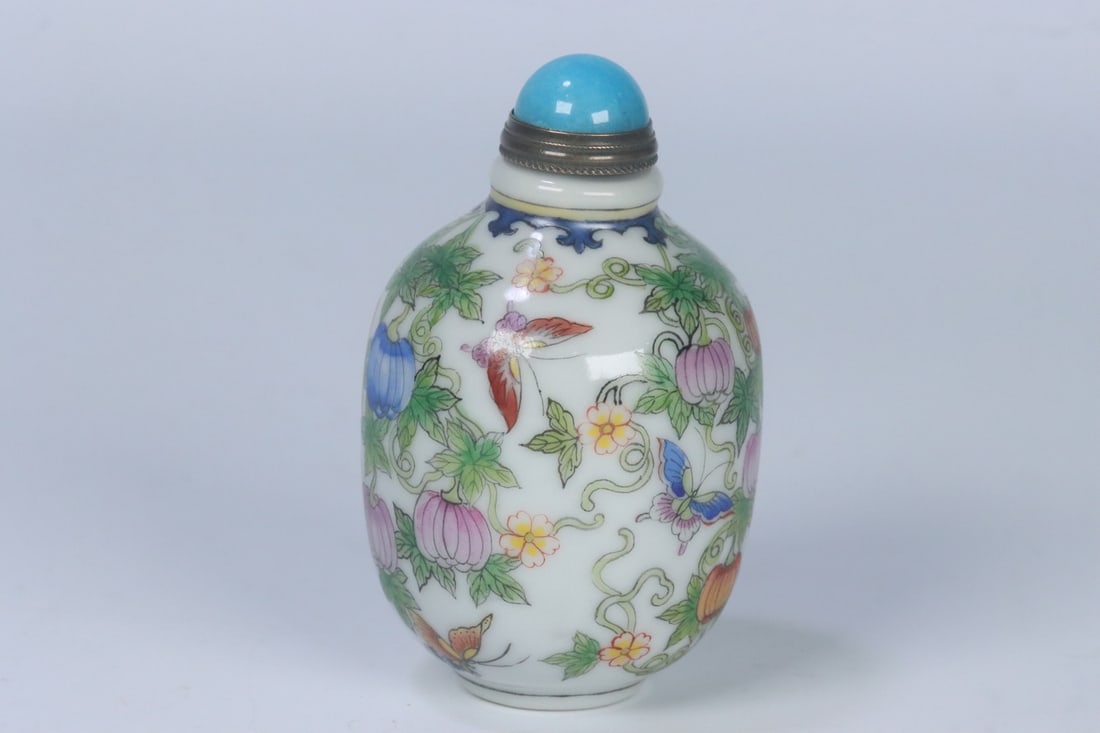 An Exquisite Glass Painted Enamel Flower and Butterfly Pattern Snuff Bottle (1 of 9)