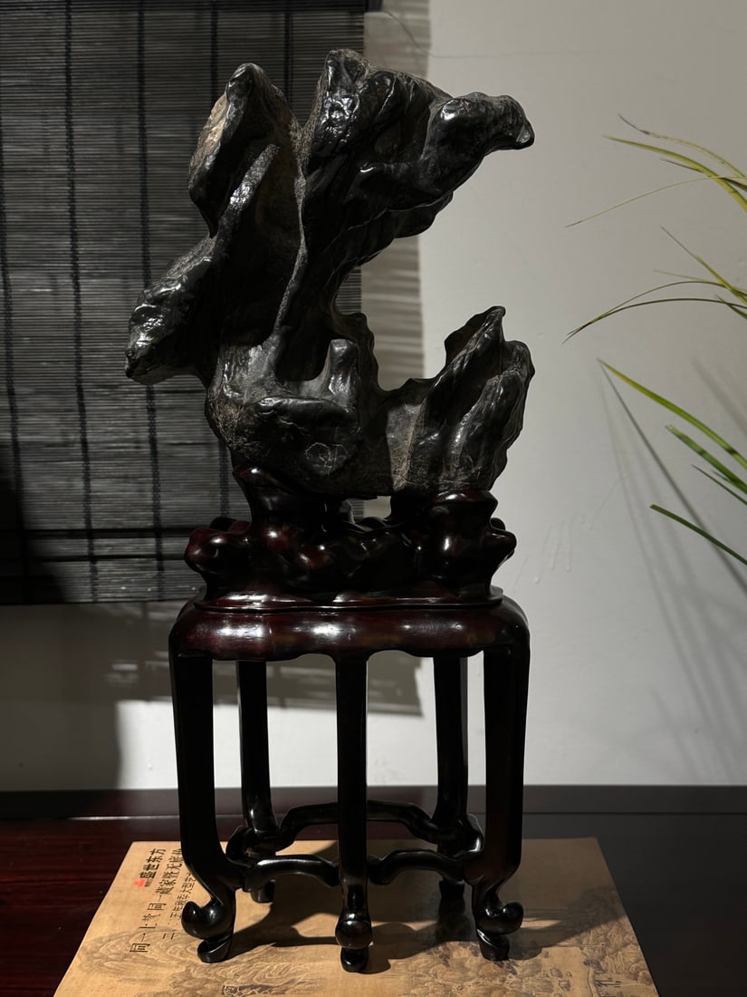 An Exquisite Lingbi Stone Ornament: An Exquisite Lingbi Stone Ornament Qing Dynasty, China Size:16.9inx7.9inx4.3in灵璧石摆件 中国清代 Size:43cmx20cmx11cm