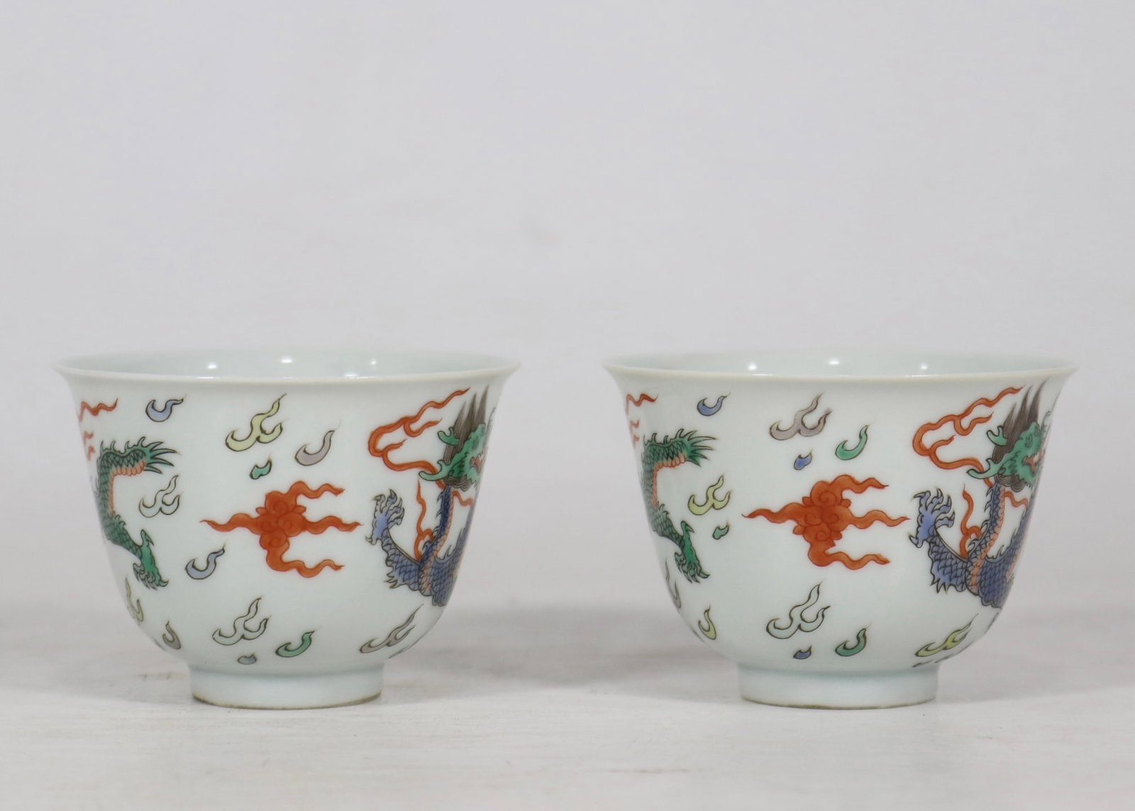 An Exquisite Wucai Blue and White Dragon Pattern Cup - 3