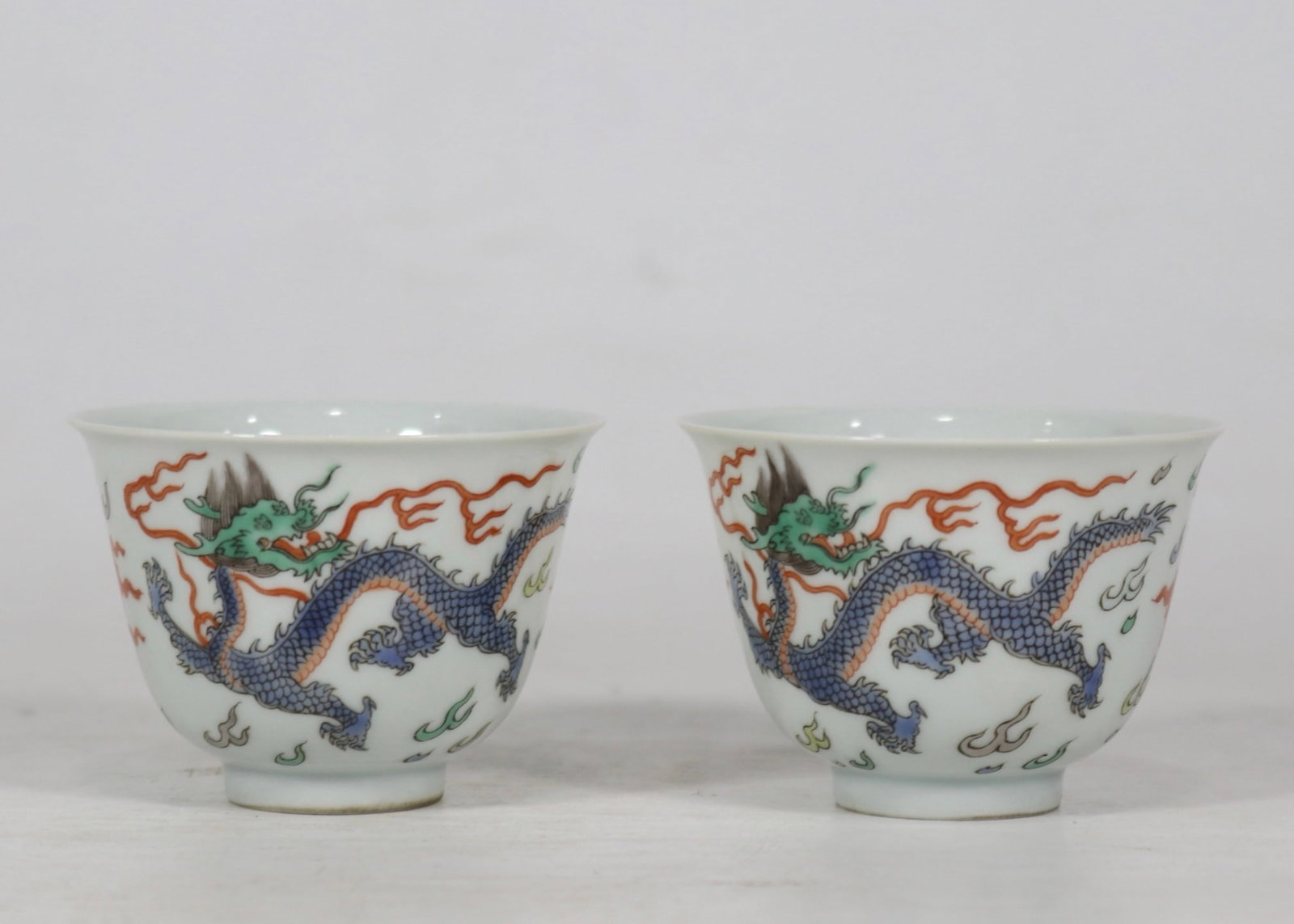 An Exquisite Wucai Blue and White Dragon Pattern Cup - 4
