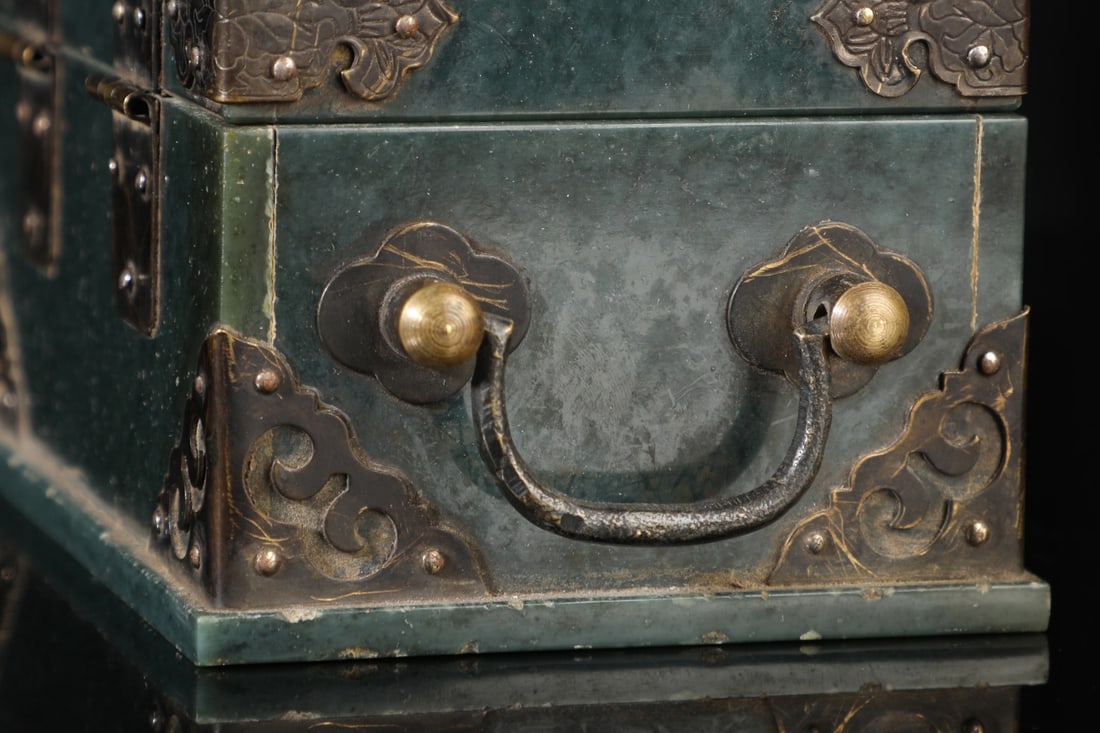 An Exquisite Jasper Dragon Pattern Box - 5