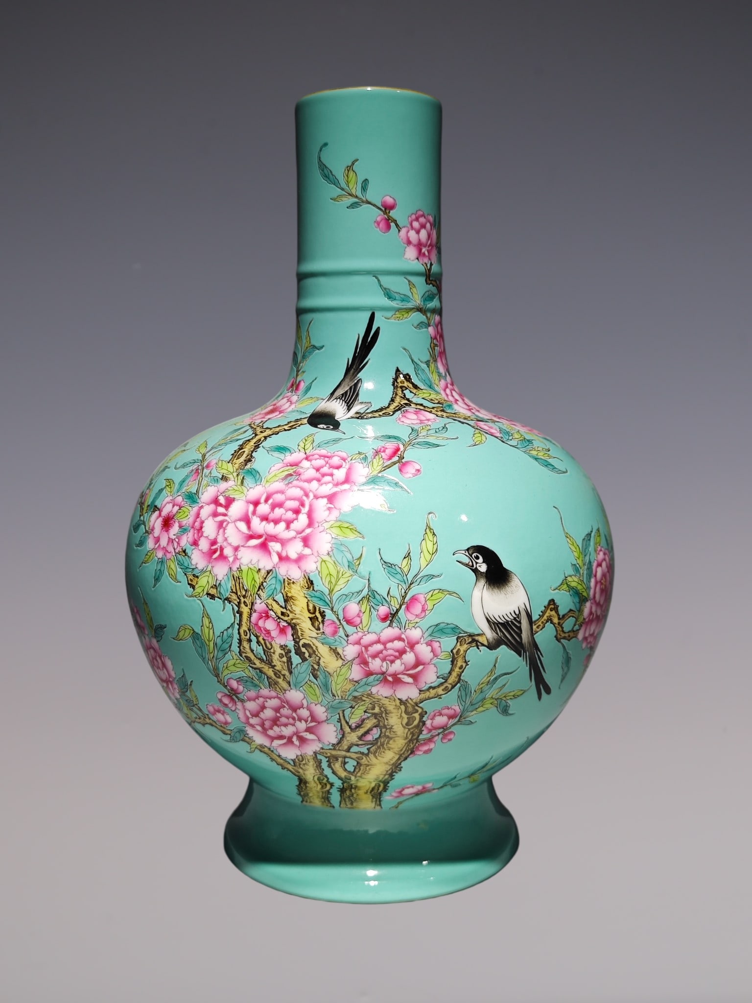 An Exquisite Enamel Flower and Bird Pattern Vase (1 of 9)