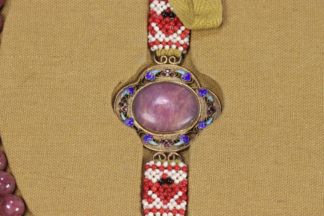 An Exquisite Gems Bracelets - 8