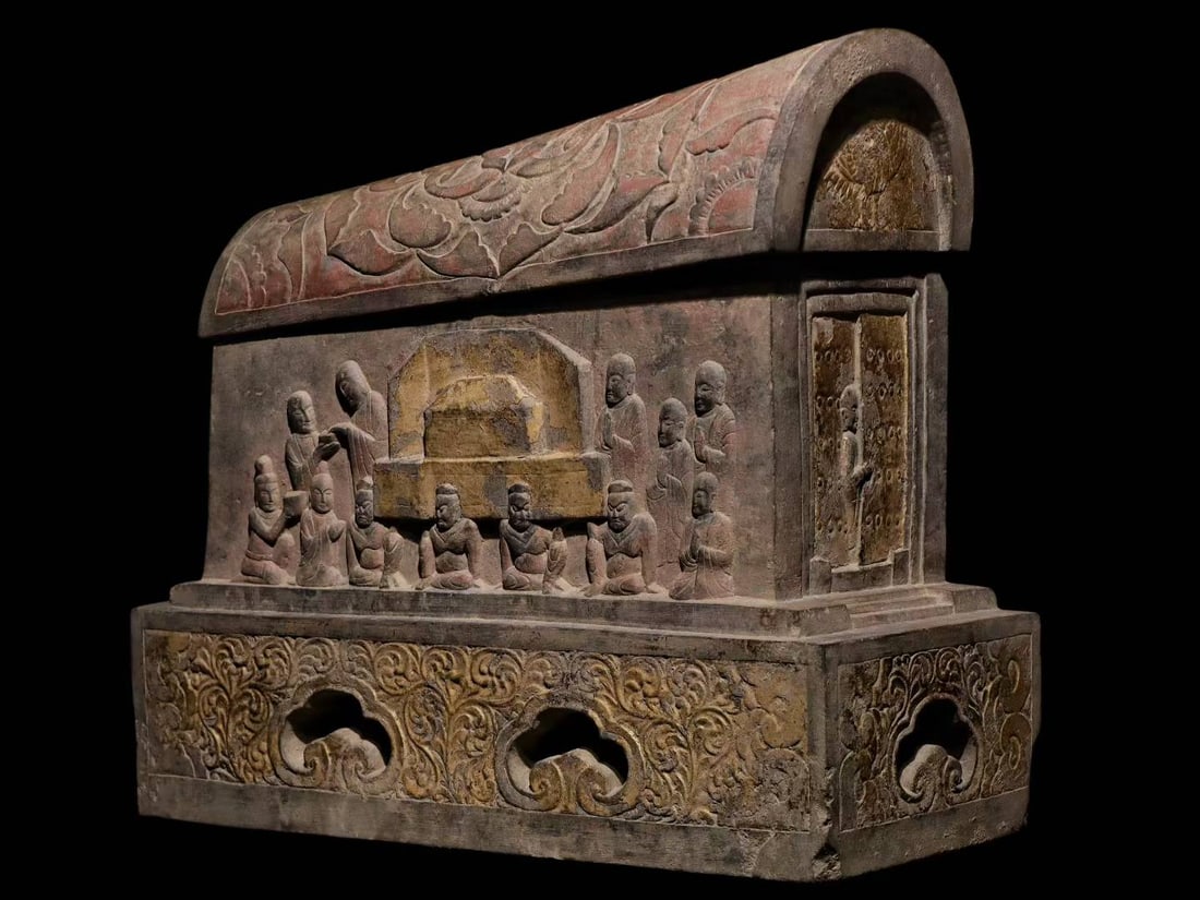 An Exquisite Limestone Character and Story Pattern Coffin Ornament: An Exquisite Limestone Character and Story Pattern Coffin Ornament Tang Dynasty, China Size:15inx17.3inx7.5in青石贴金人物纹石棺