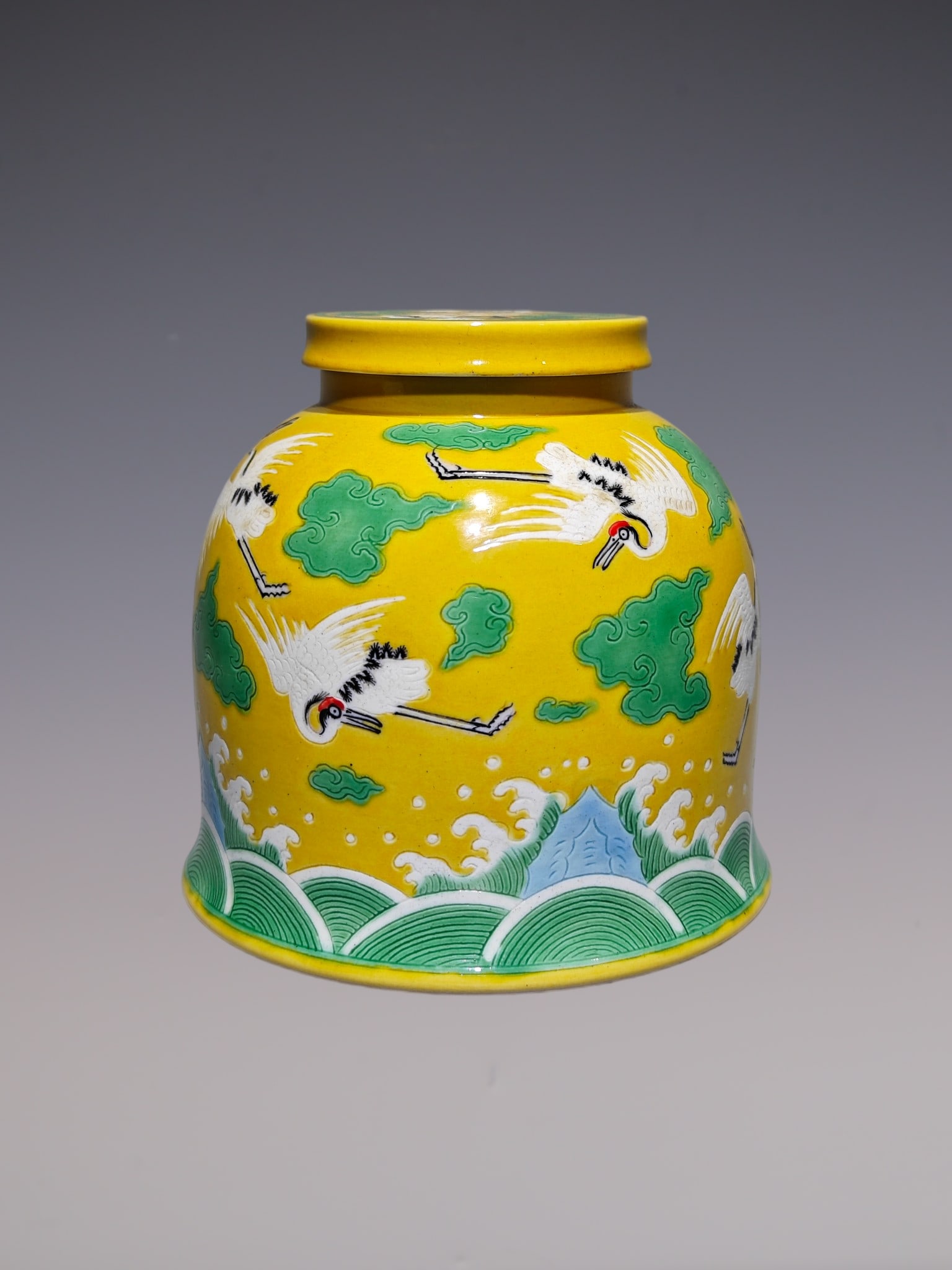 An Exquisite Biscuit Crane Pattern Seawater Pattern Jar - 2