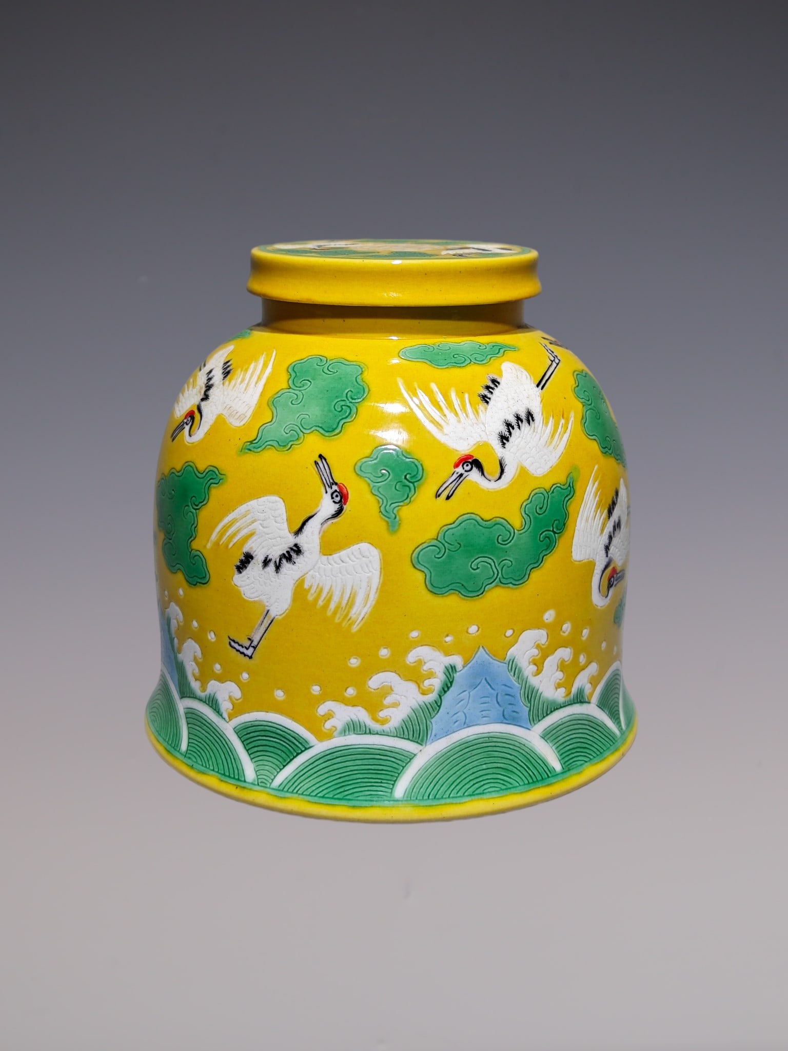 An Exquisite Biscuit Crane Pattern Seawater Pattern Jar - 3