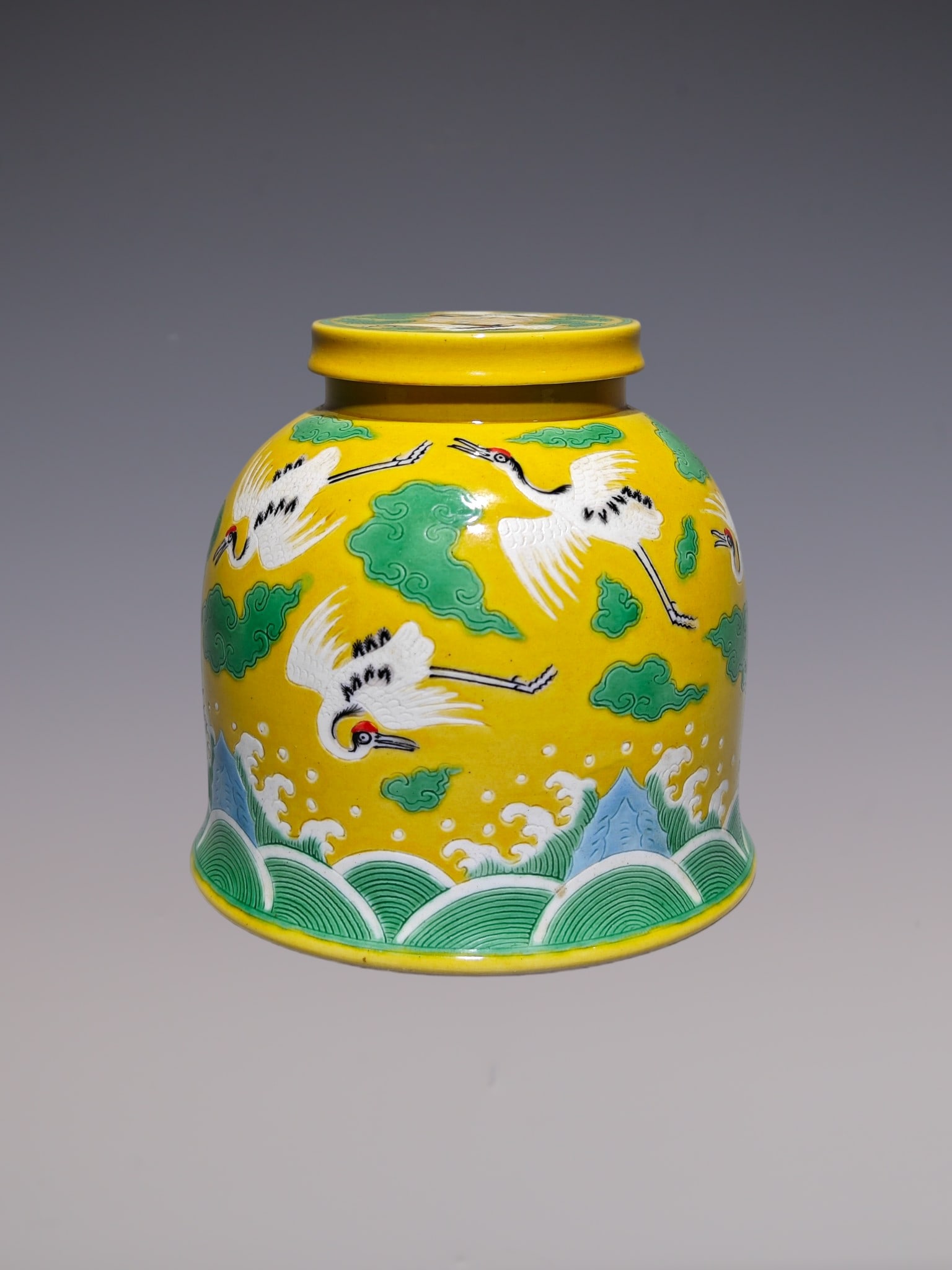 An Exquisite Biscuit Crane Pattern Seawater Pattern Jar - 4