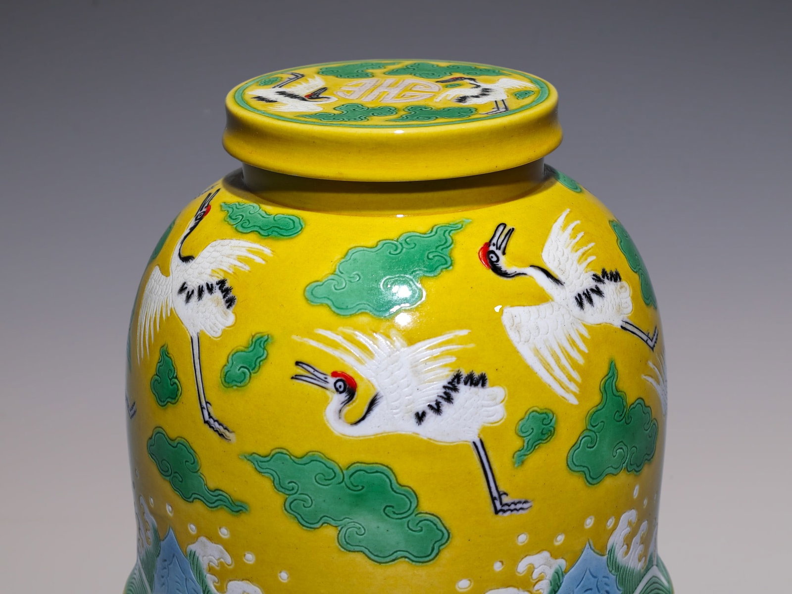 An Exquisite Biscuit Crane Pattern Seawater Pattern Jar - 8