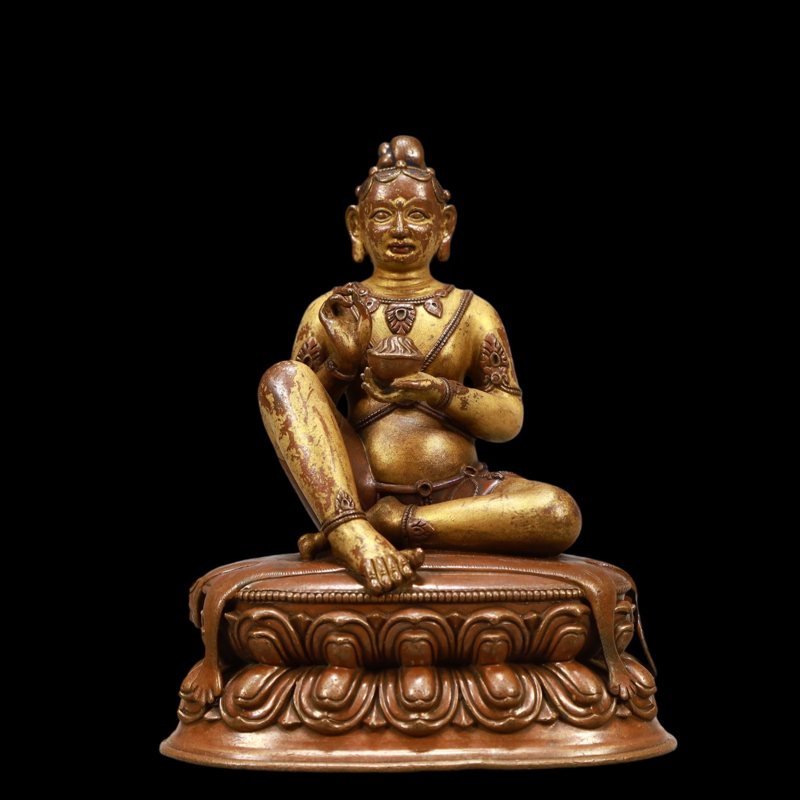 A Exquisite Coppery Statue of Mammon: A Exquisite Coppery Statue of Mammon Ming Dynasty, China Size:4.7inx3.3inx5.7in Weight:750g铜财神 中国明代 Size:12cmx8.5cmx14.5cm Weight:750g