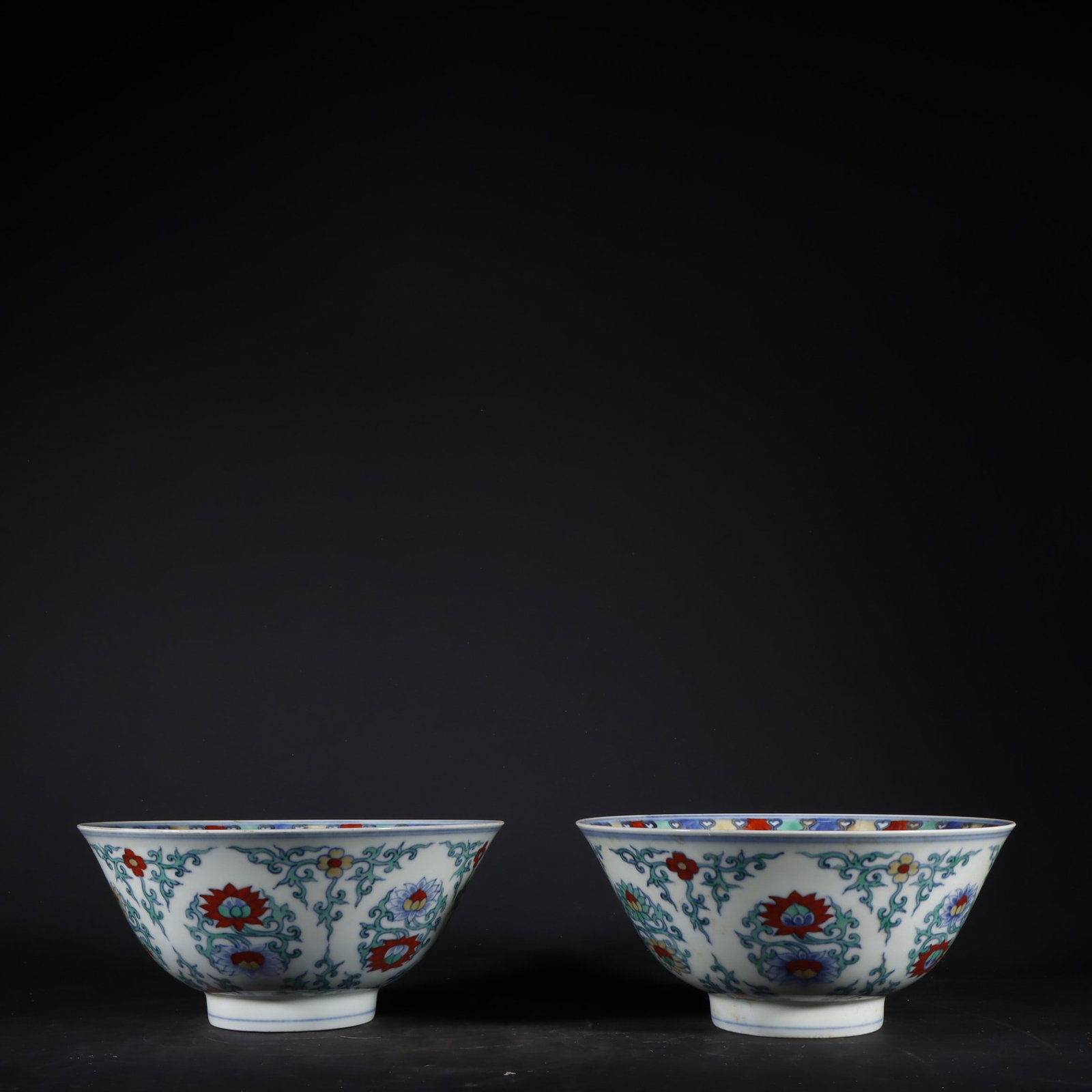 A Pair of Exquisite Doucai Lotus Pattern Bowl: A Pair of Exquisite Doucai Lotus Pattern Bowl Ming Dynasty, China Chenghua Six-character Mark Size:3.5inx7.6in斗彩莲花纹碗一对