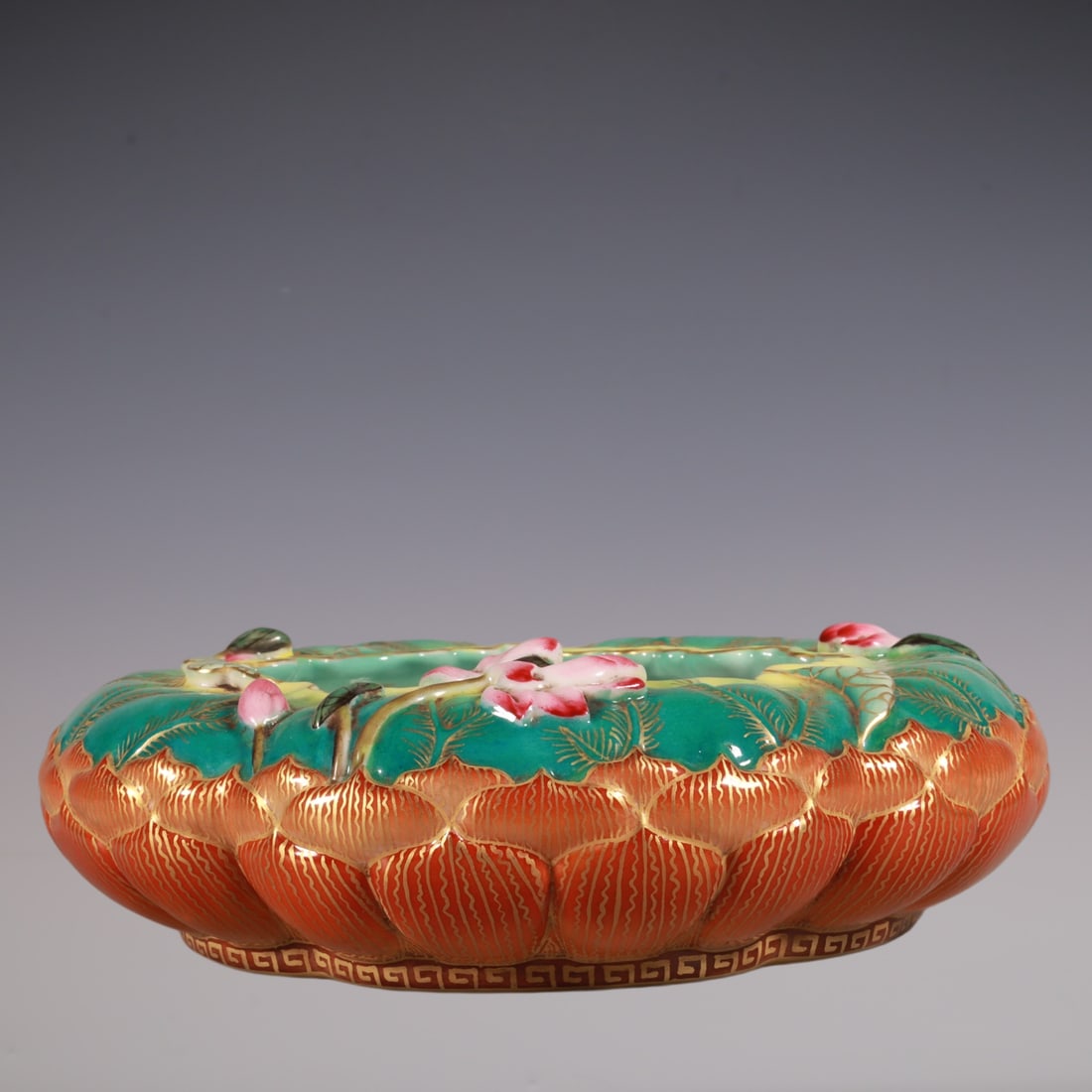 An Exquisite Enamel Painted Gold Flower Pattern Brush Washer: An Exquisite Enamel Painted Gold Flower Pattern Brush Washer Qing Dynasty, China Qianlong Six-character Mark Size:2.4inx7.7in珐琅彩雕刻描金水洗 &#