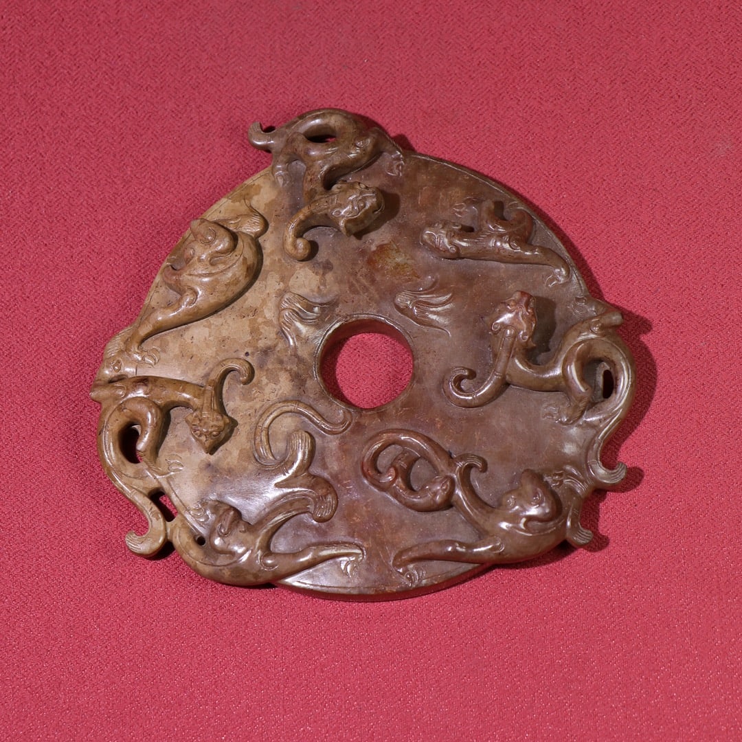 An Exquisite White Jade Chi-Dragon Pattern Ornament - 8