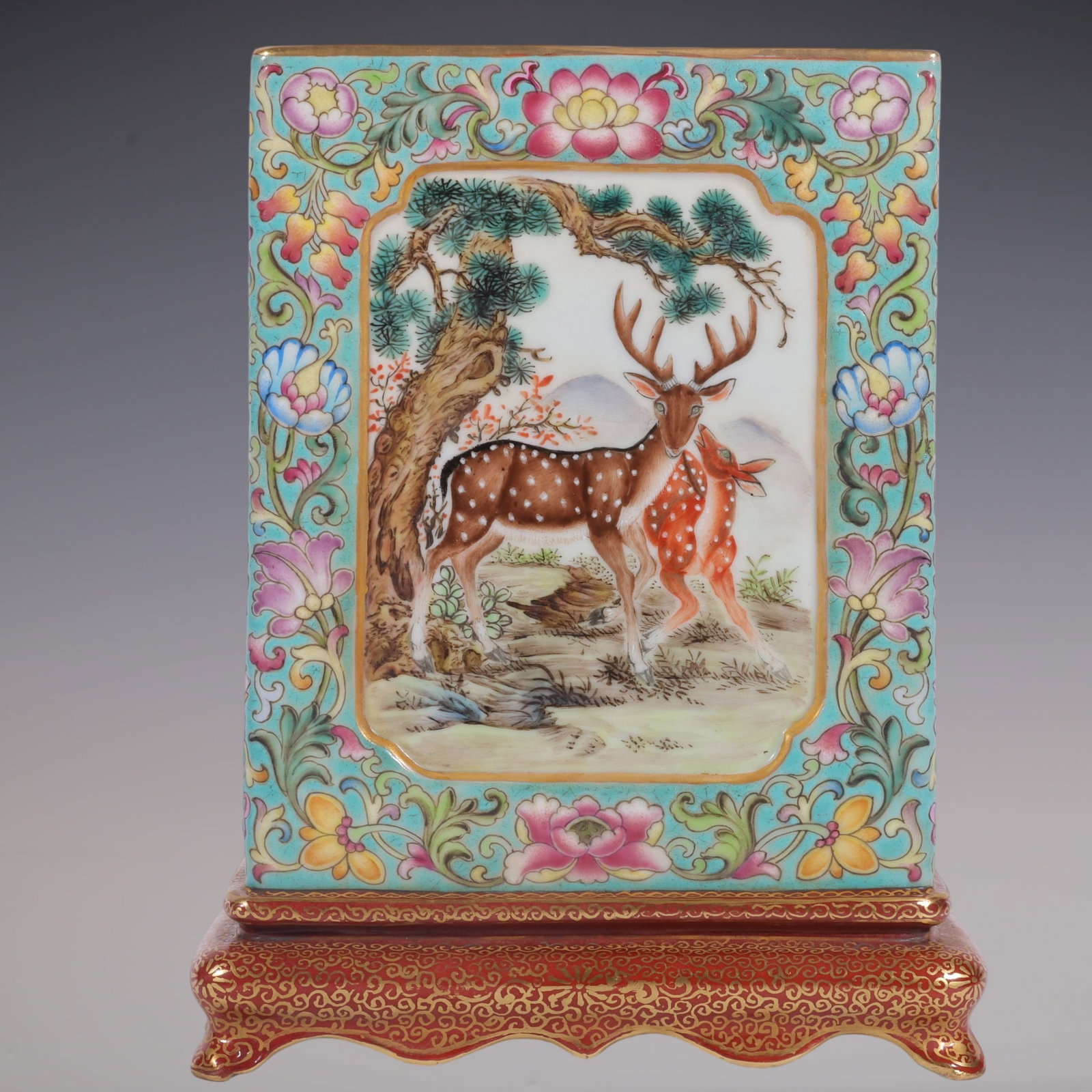 An Exquisite Enamel Green Ground Lotus Pattern Sika Deer Pattern with poem Brush Pot: An Exquisite Enamel Green Ground Lotus Pattern Sika Deer Pattern with poem Brush Pot Qing Dynasty, China Qianlong Four-character Mark Size:5.9inx4in珐琅彩绿地缠