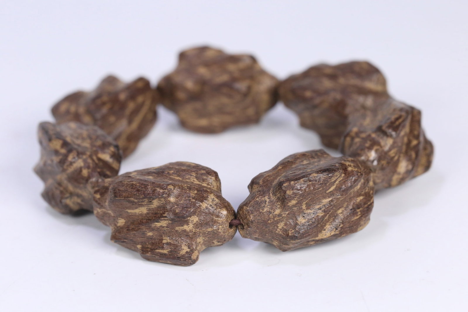 An Exquisite Eaglewood Bracelets - 2