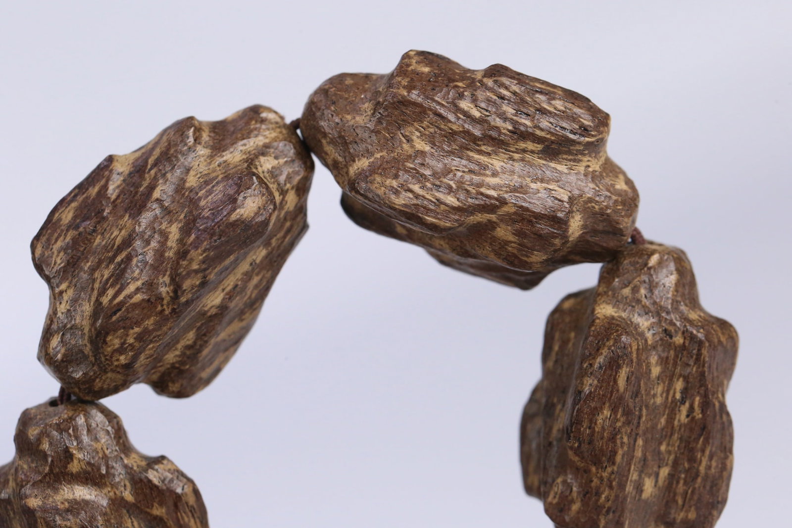 An Exquisite Eaglewood Bracelets - 7