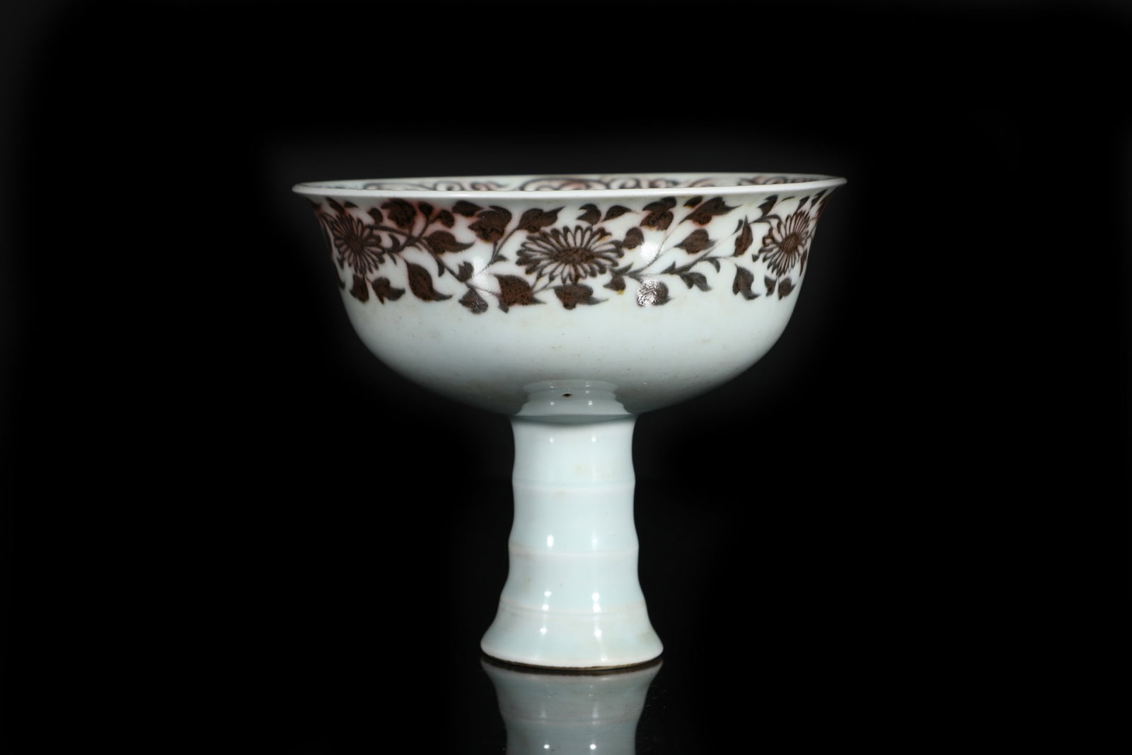 An Exquisite Underglaze-Red Flower Pattern Stem Bowl - 4