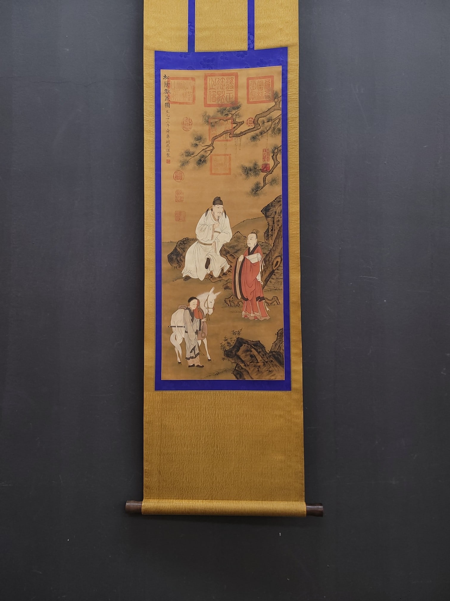 A Chinese Vertical Scroll Ink Painting of Character and Story on Silk: A Chinese Vertical Scroll Ink Painting of Character and Story on Silk Qian xuan Without frame Size:14.6inx37.4in钱选松荫献策图 绢本立轴