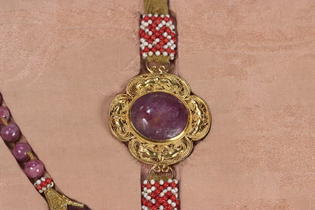 An Exquisite Gems Bracelets - 9