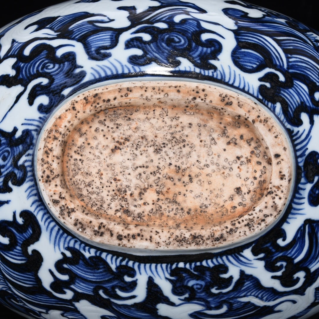 An Exquisite Blue and White Dragon Pattern Lotus Pattern Vase - 9